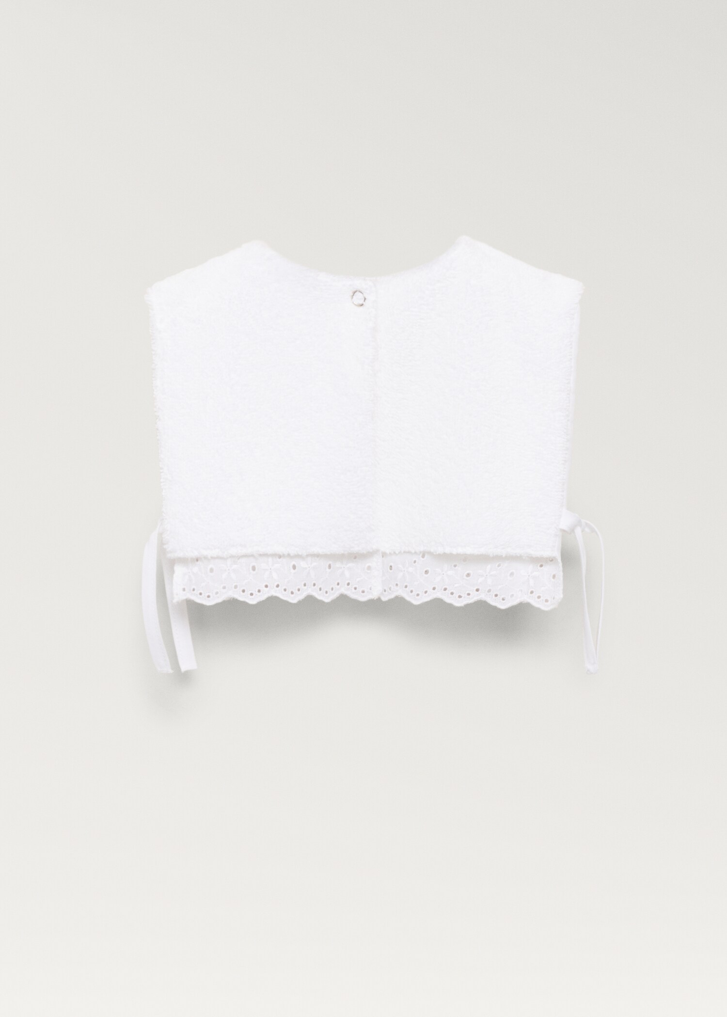 Махровий нагрудник з мереживною обробкою - Детальніше про товар 1