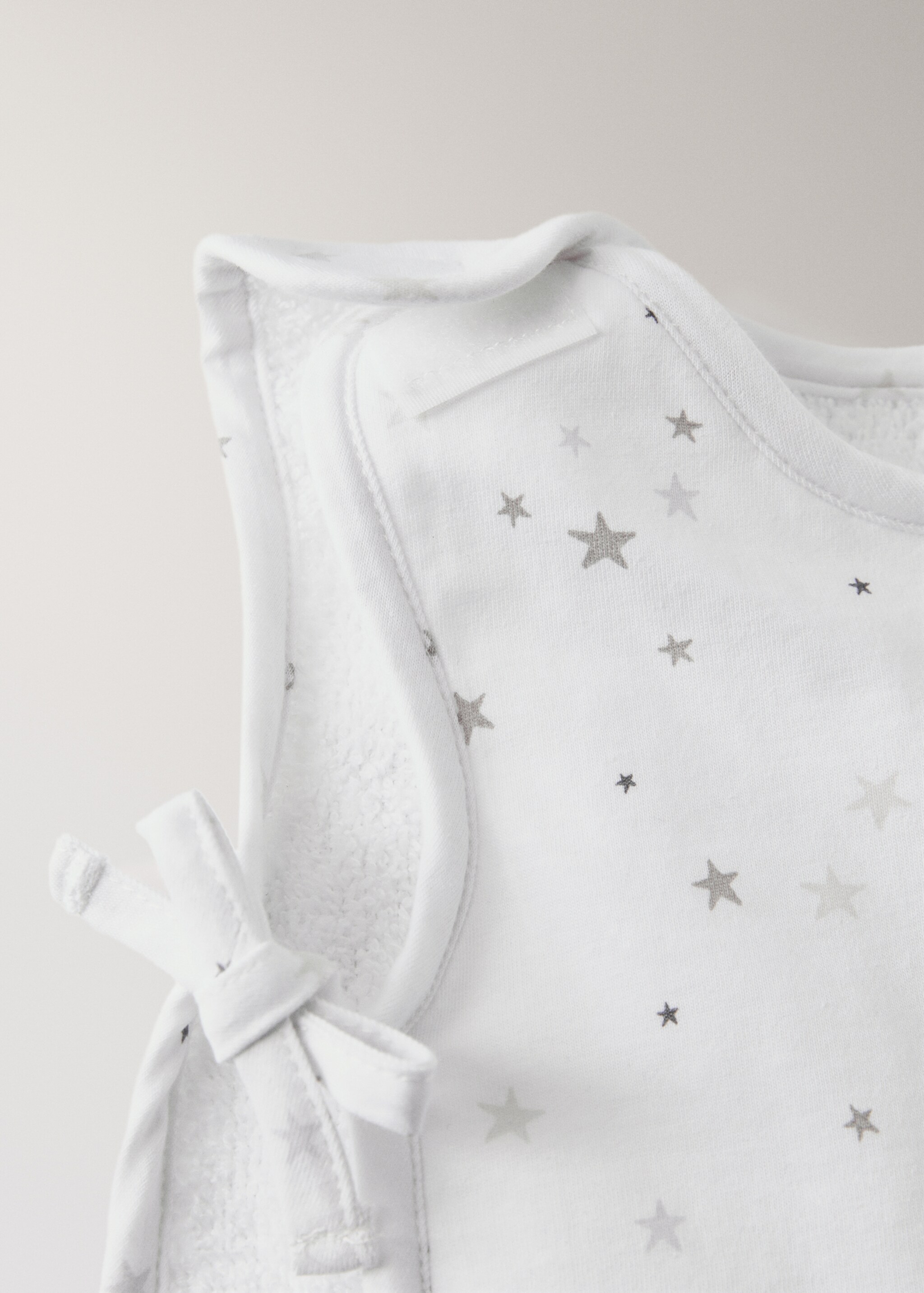 Star printed bib - Detail van het artikel 1