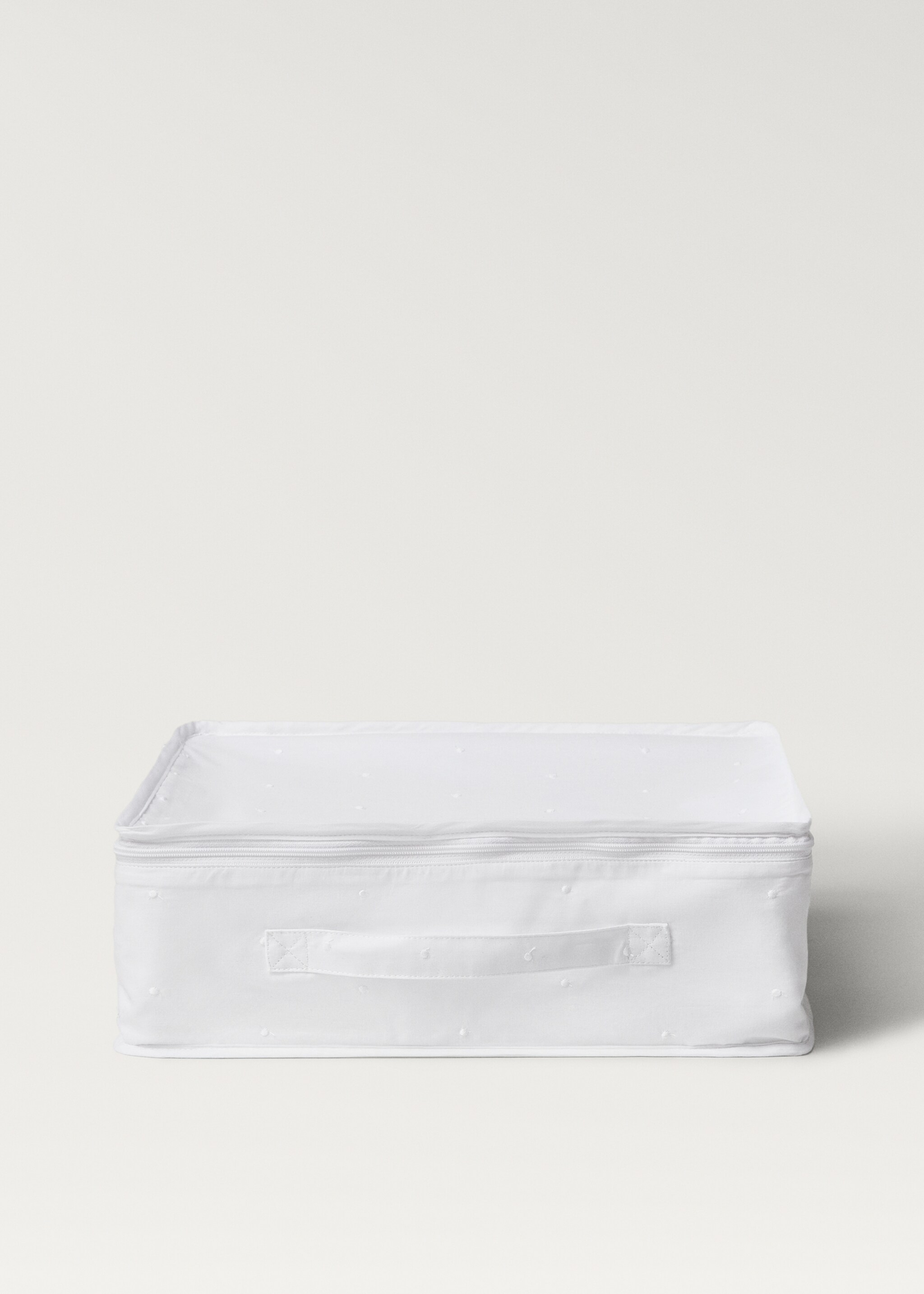 Organising box with embroidered details - Details of the article 1