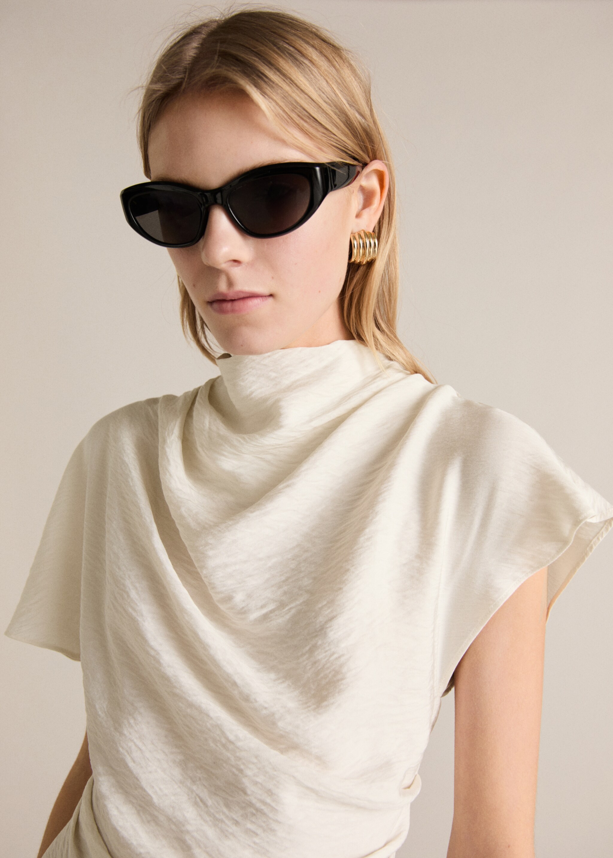 Drapierte Bluse mit Struktur - Detail des Artikels 1