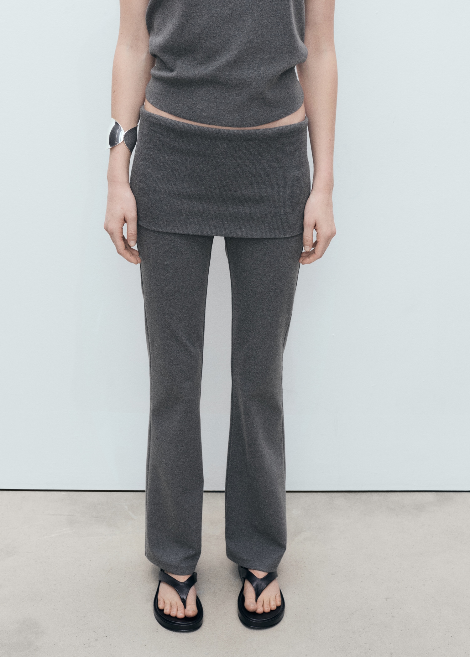 Flared trousers with turn-up waist - Medium plane