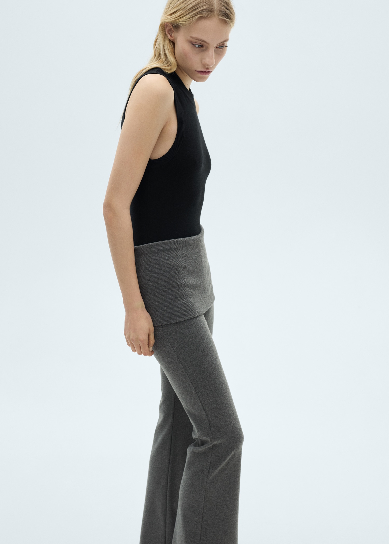 Flared trousers with turn-up waist - Details of the article 2
