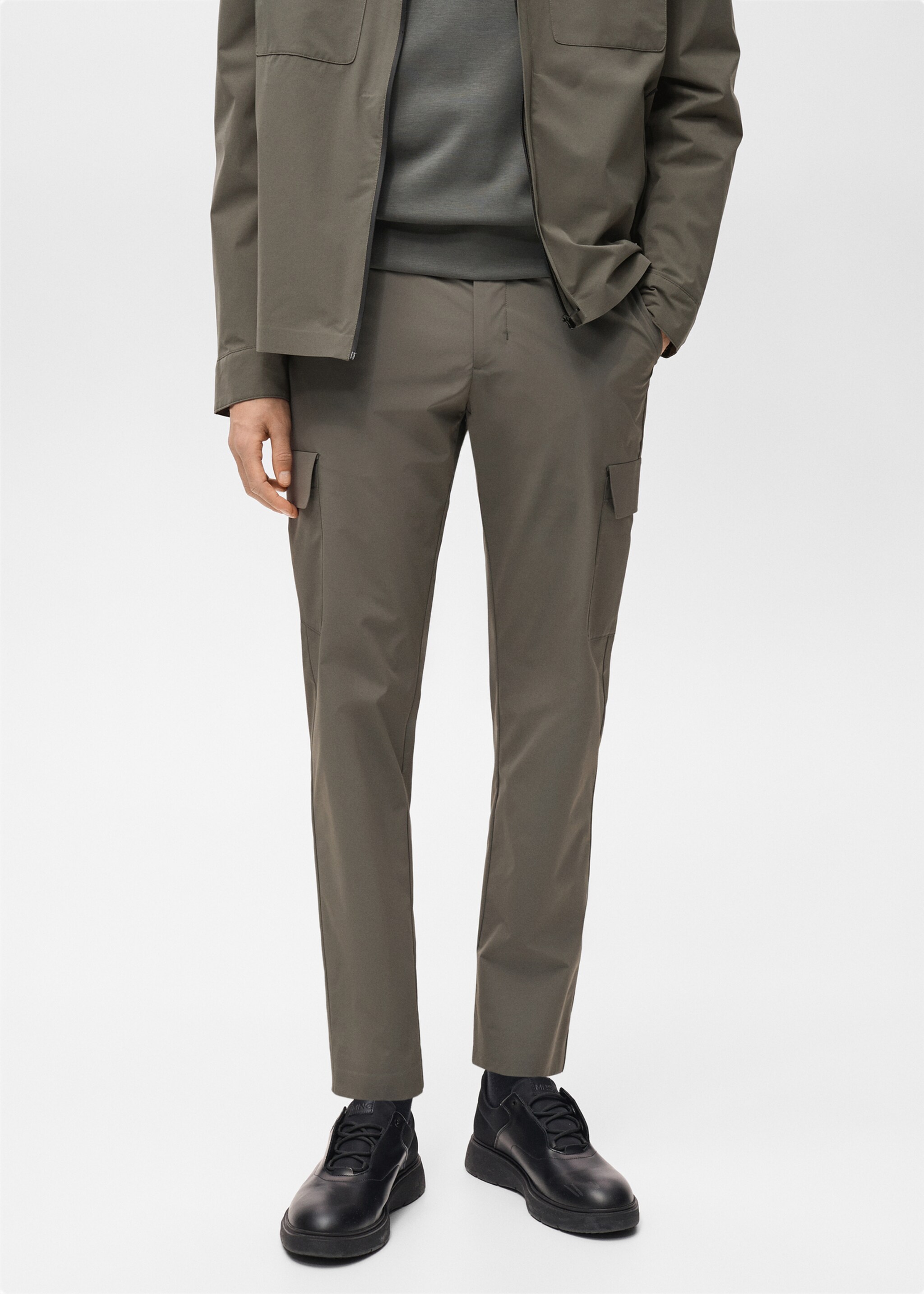 Pantalón cargo termorregulador comfort stretch - Plano medio