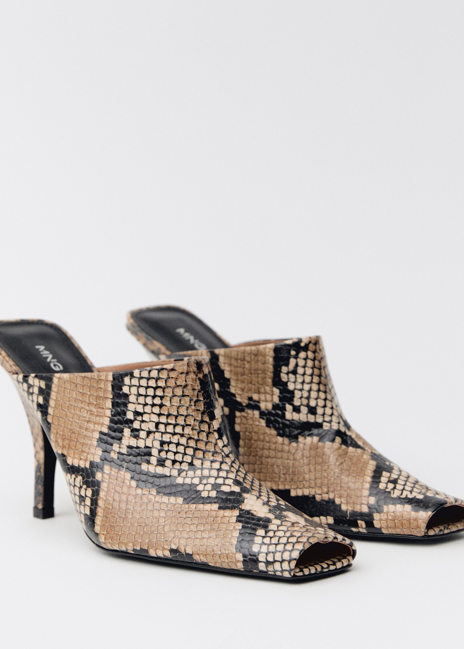 Chaussures talon en cuir ouvertes à l’arrière imprimé animal - Plan moyen