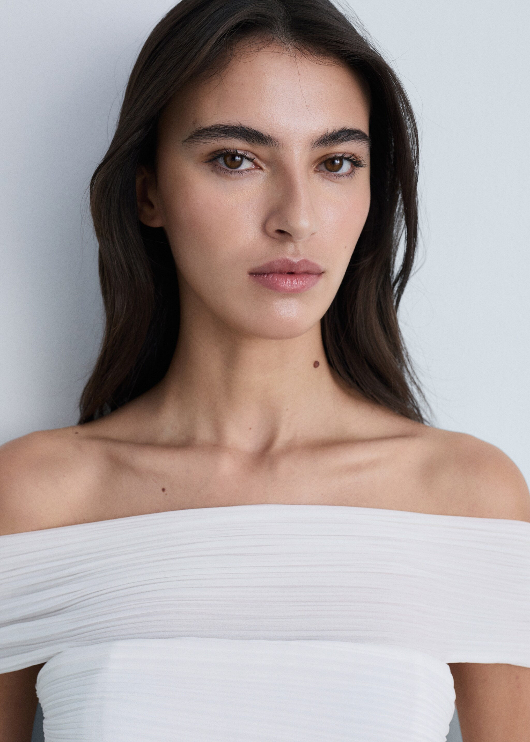 Vestido plisado hombros descubiertos - Detalle del artículo 1