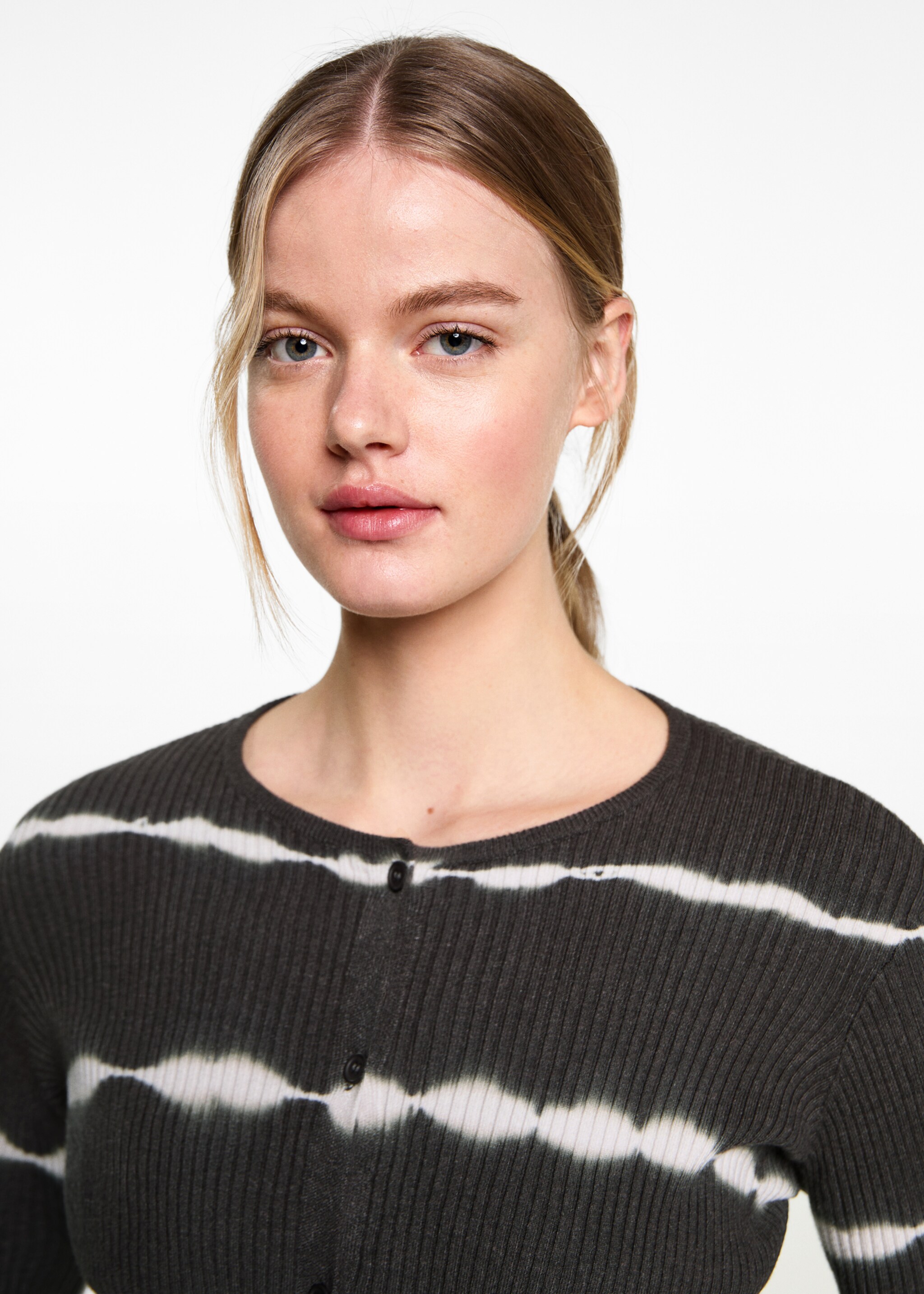 Fine-knit cardigan - Details of the article 1