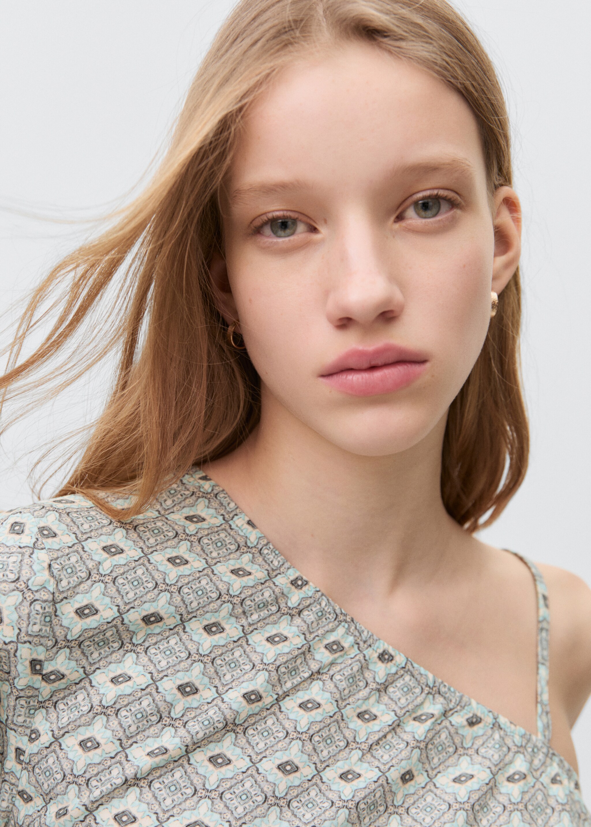 Brusa asimètrica estampada - Detall de l'article 1
