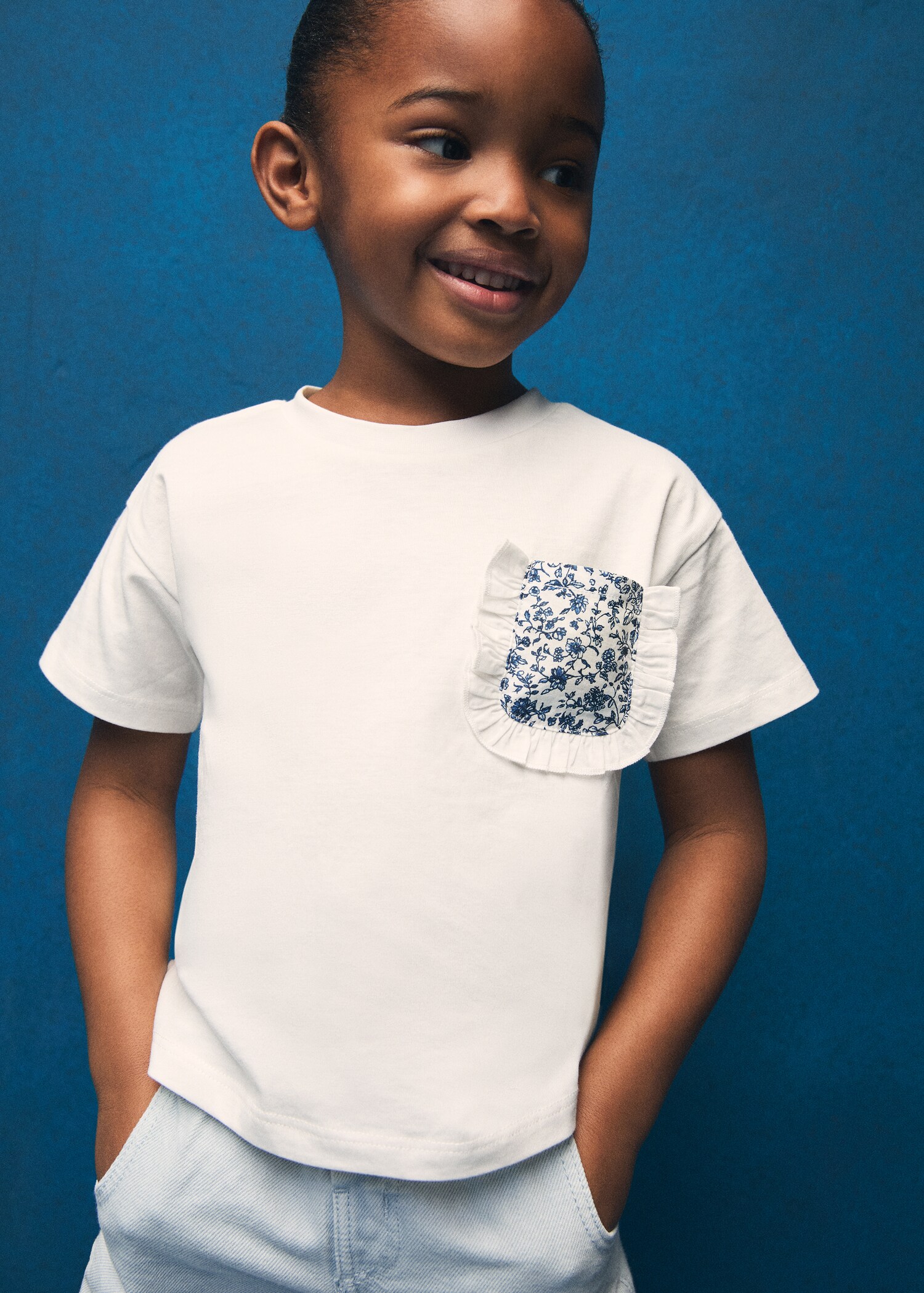 T-Shirt mit aufgesetzter Tasche - Detail des Artikels 5