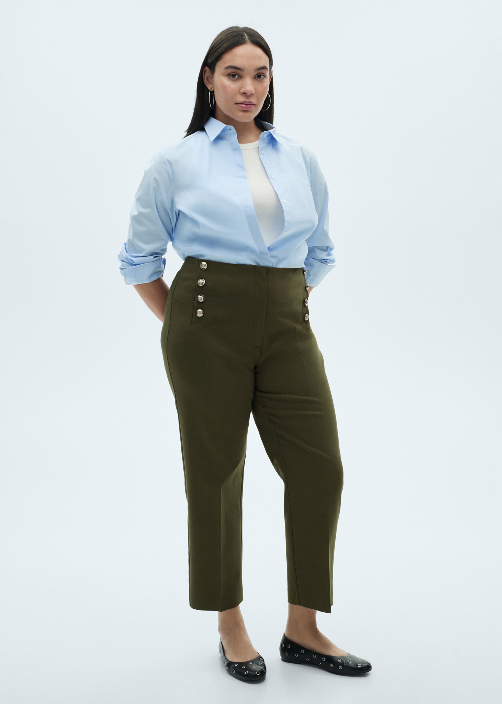 Straight trousers with jewel buttons - Details of the article 3