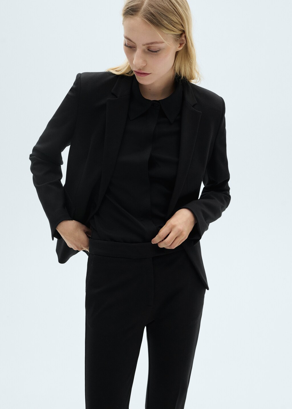 Straight mid-rise pants - image 4