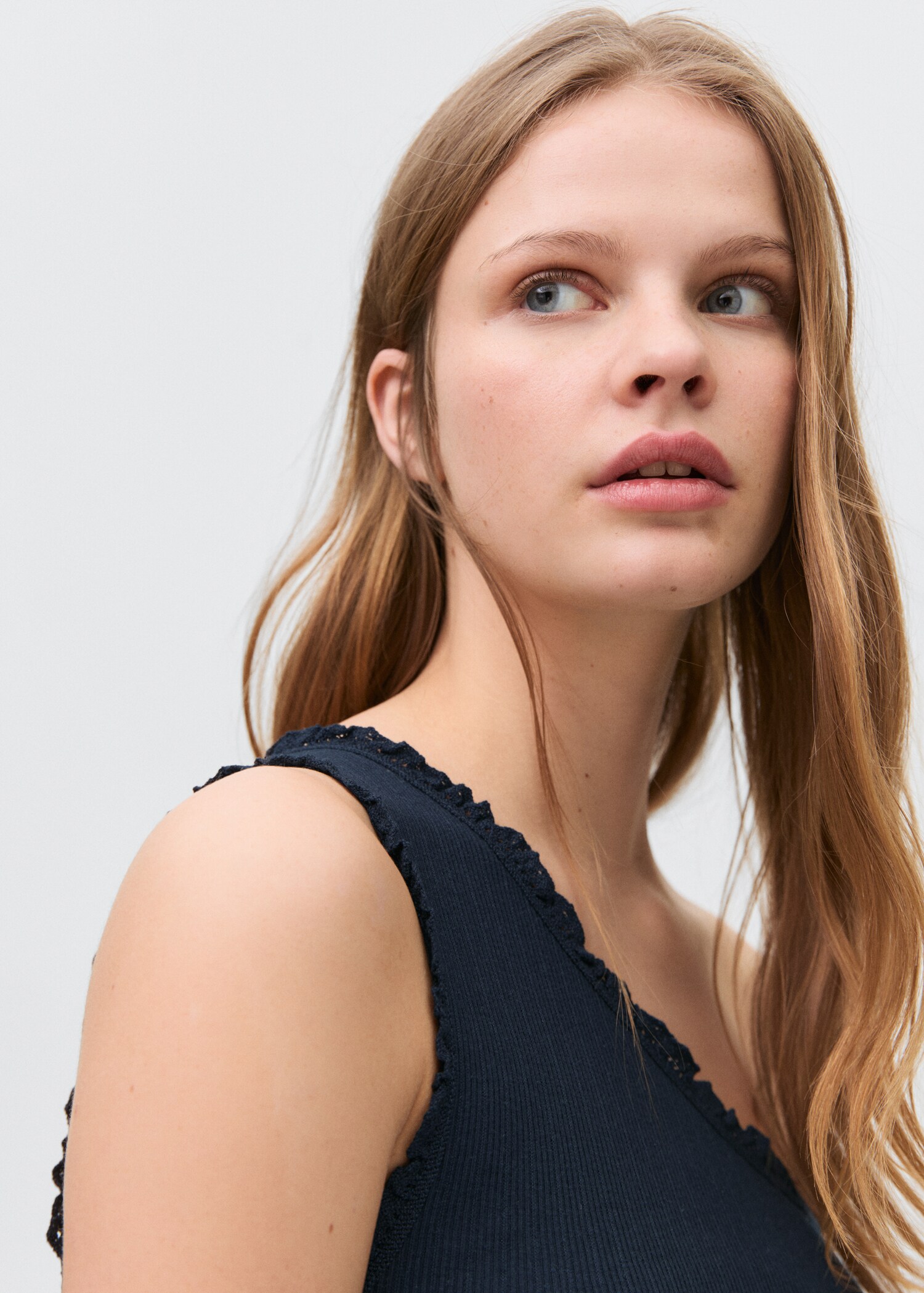 Top asymétrique dentelle - Détail de l'article 1