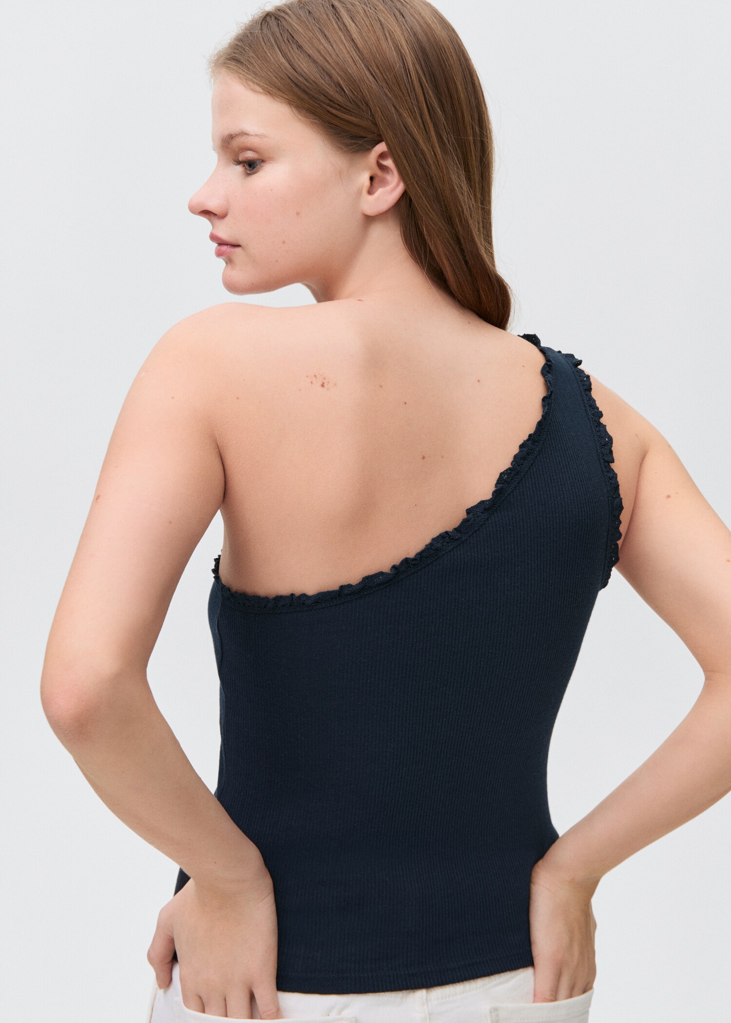 Top asymétrique dentelle - Verso de l’article