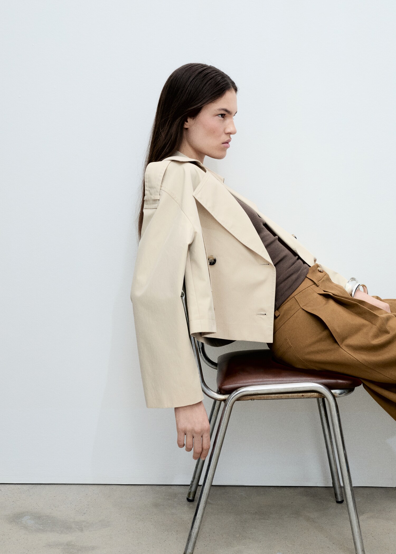 Double-breasted cropped trench coat - Details of the article 2