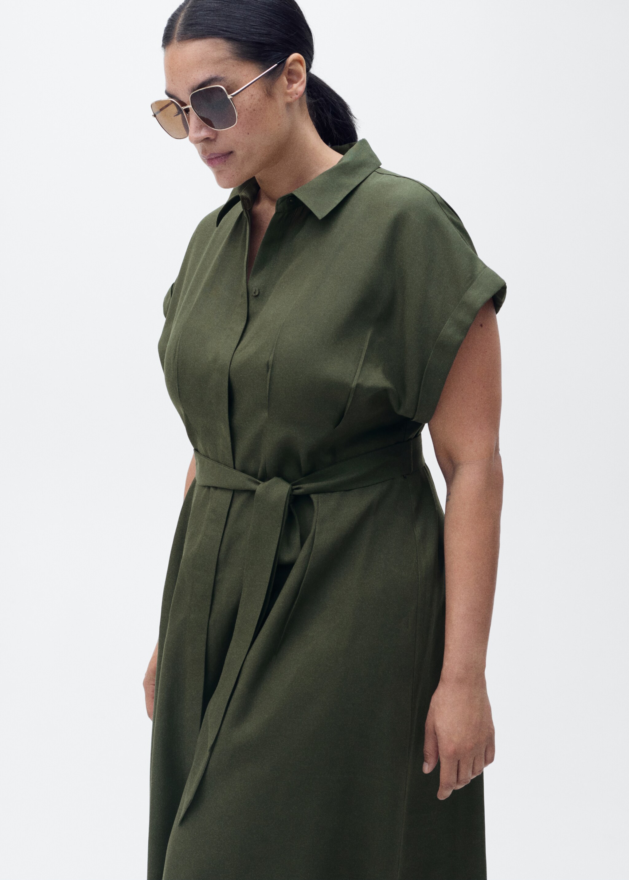 Vestido camiseiro de linho e liocel com cinto - Pormenor do artigo 5