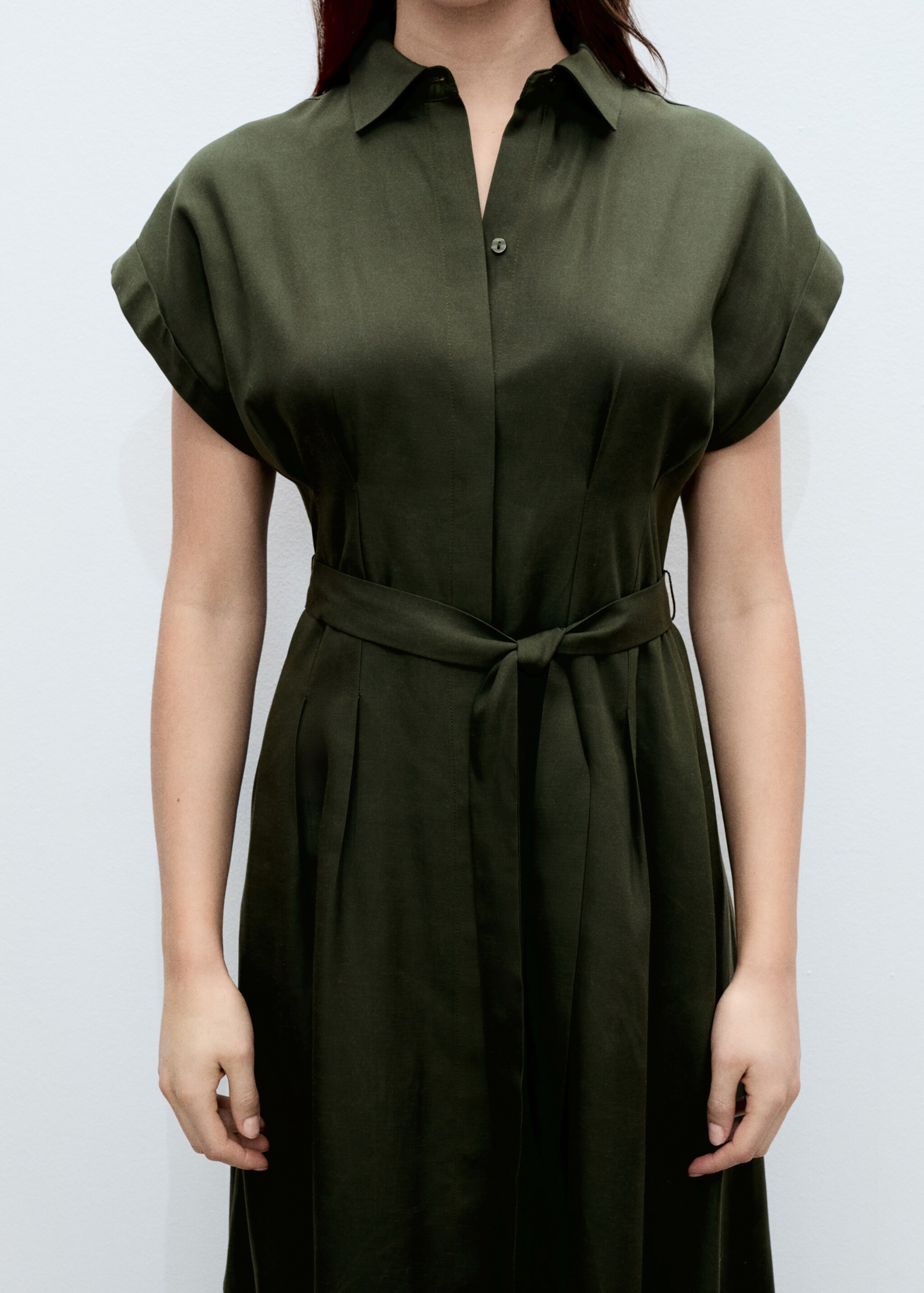 Vestido camiseiro de linho e liocel com cinto - Pormenor do artigo 6