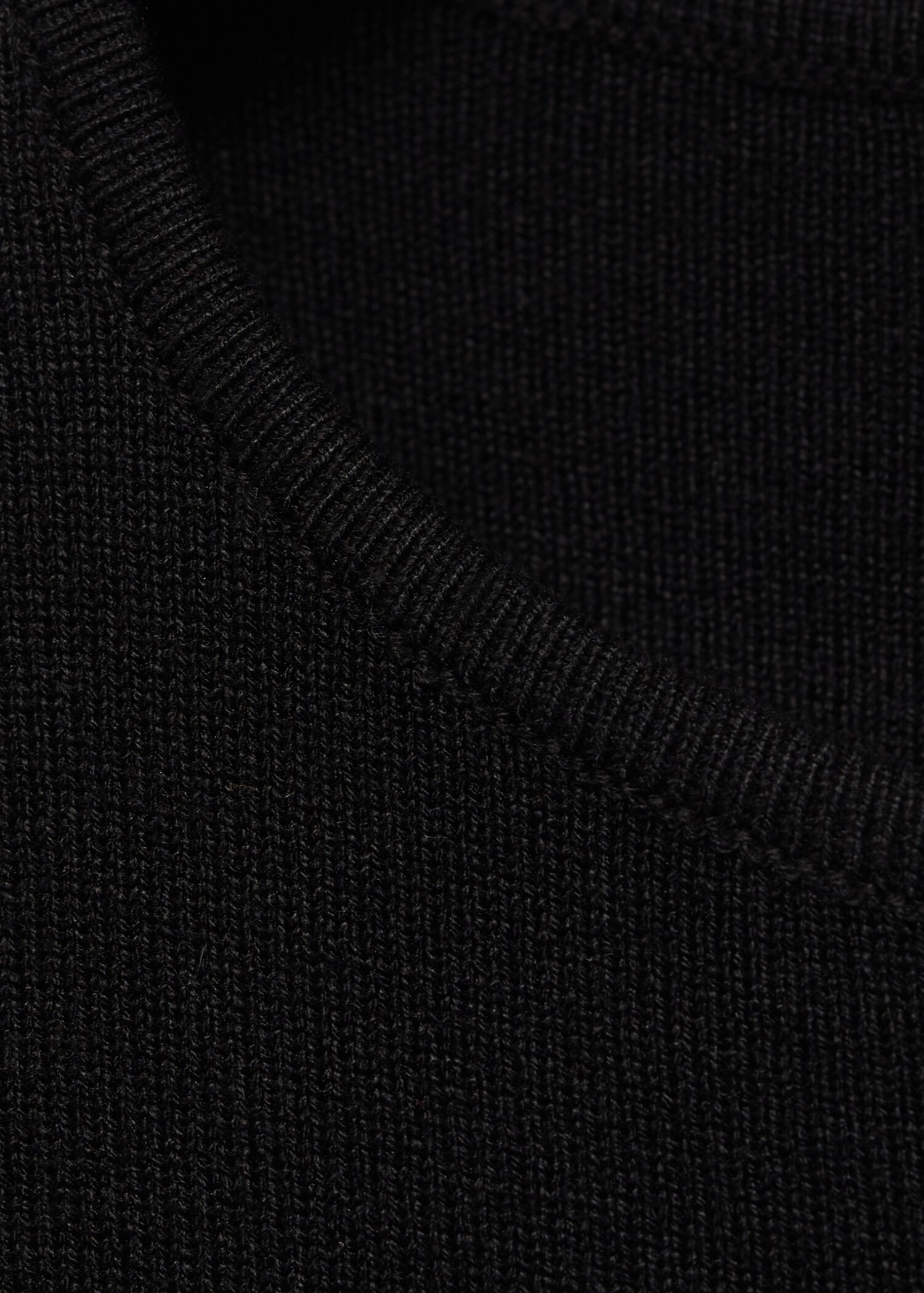 Sleeveless fitted knitted top - Details of the article 8