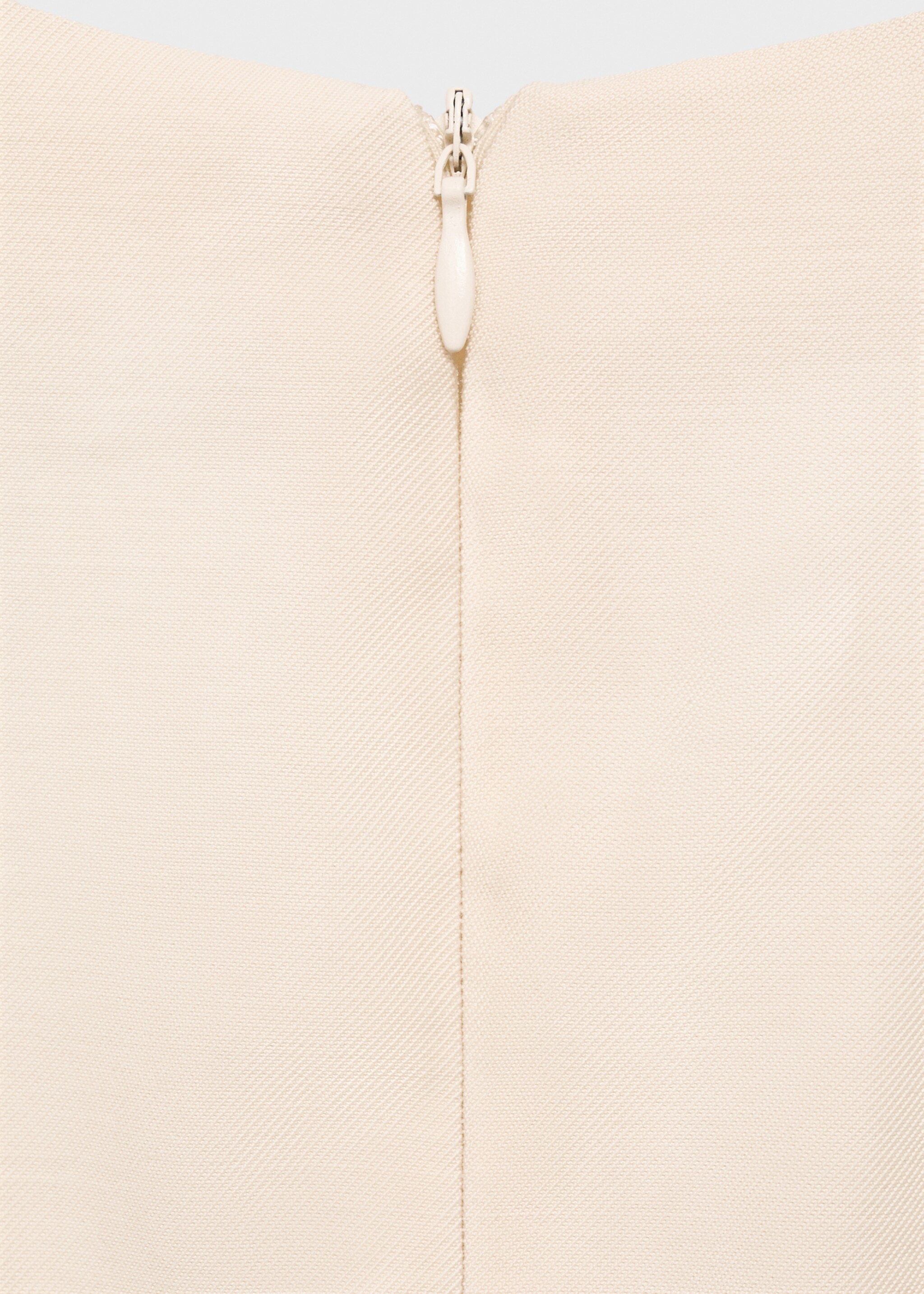 Long jumpsuit with belt and buckle - Details of the article 0