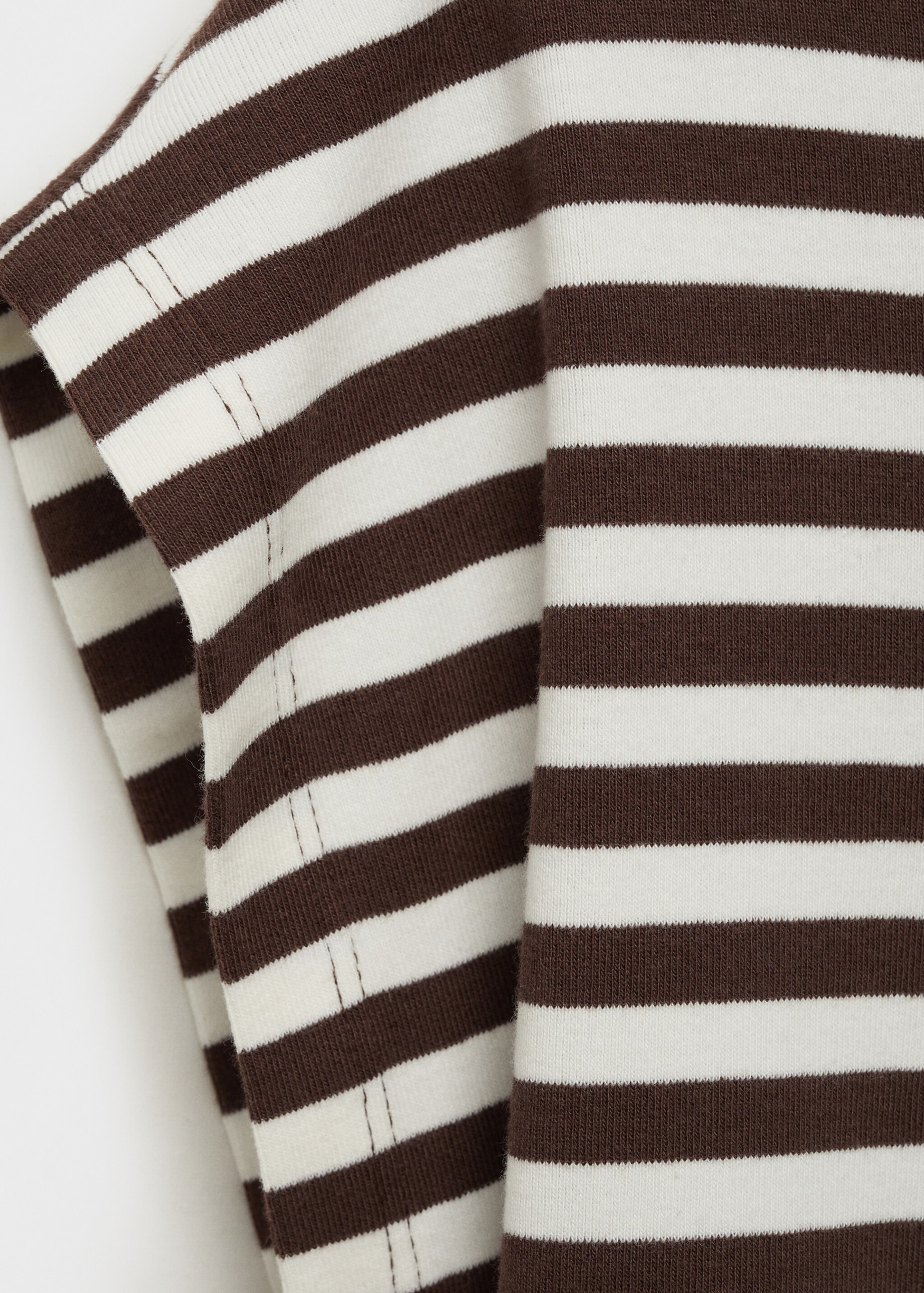 Striped short-sleeved t-shirt - Details of the article 0