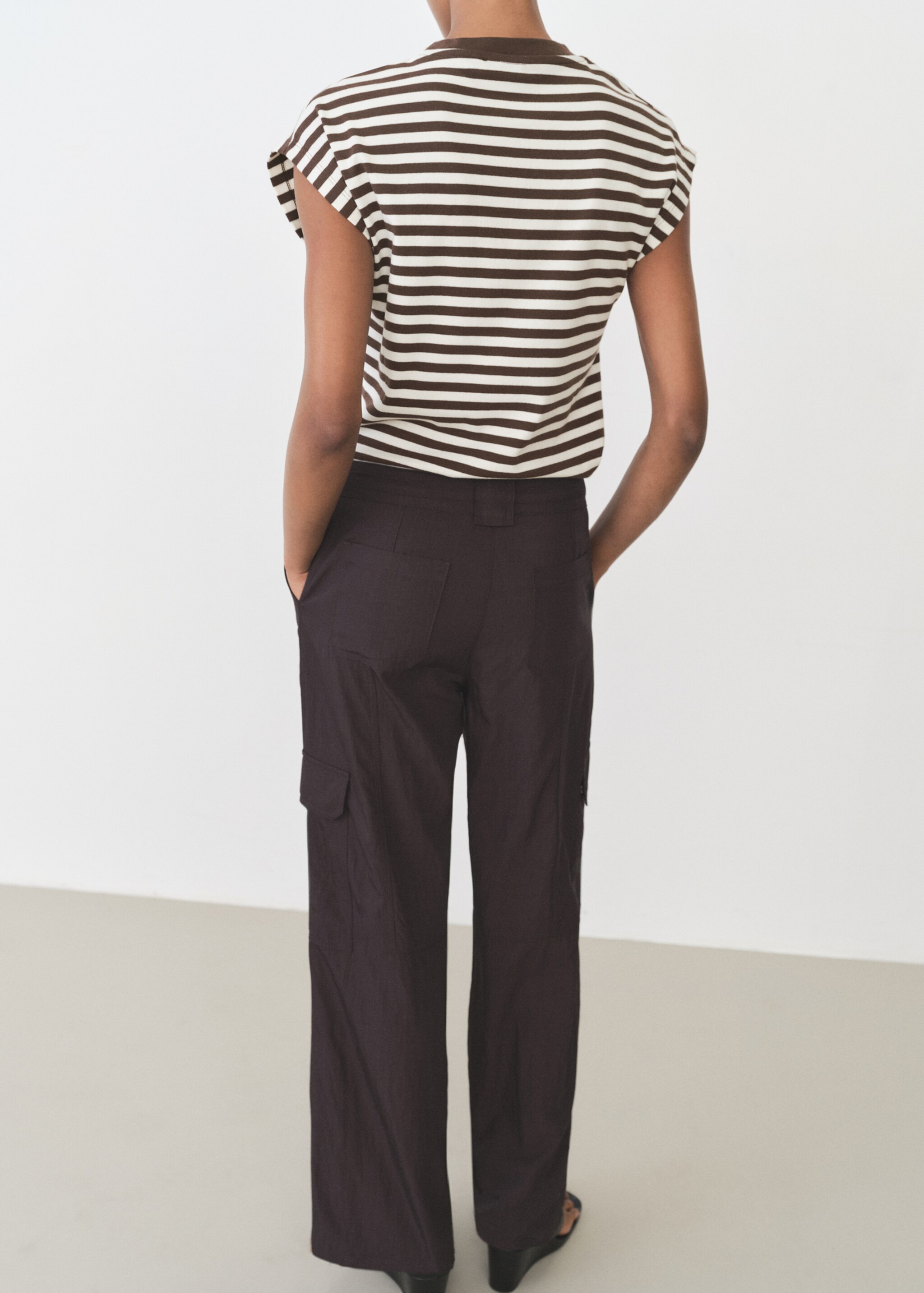 Striped short-sleeved t-shirt - Reverse of the article