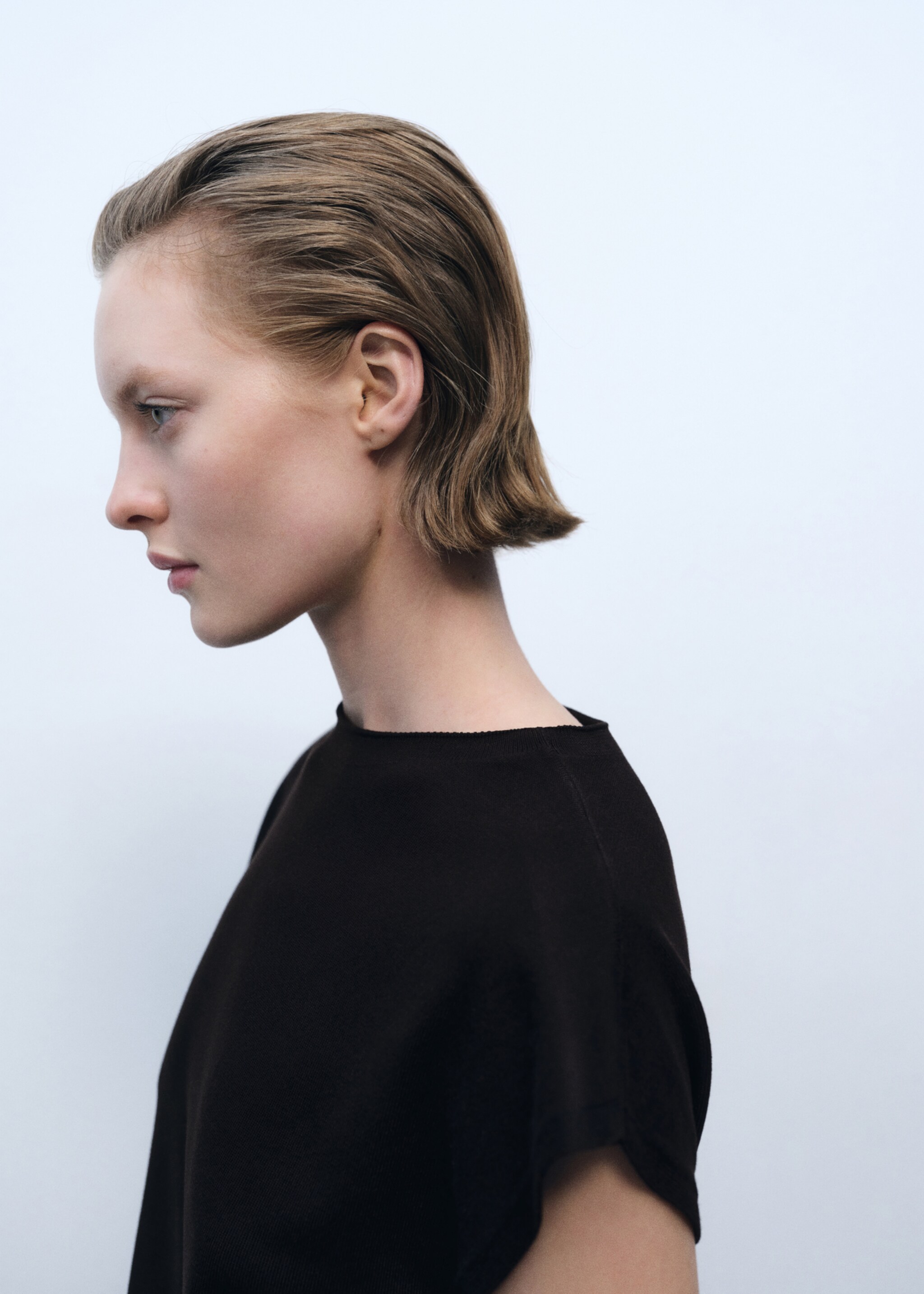 Sleeveless fine-knit sweater - Details of the article 1