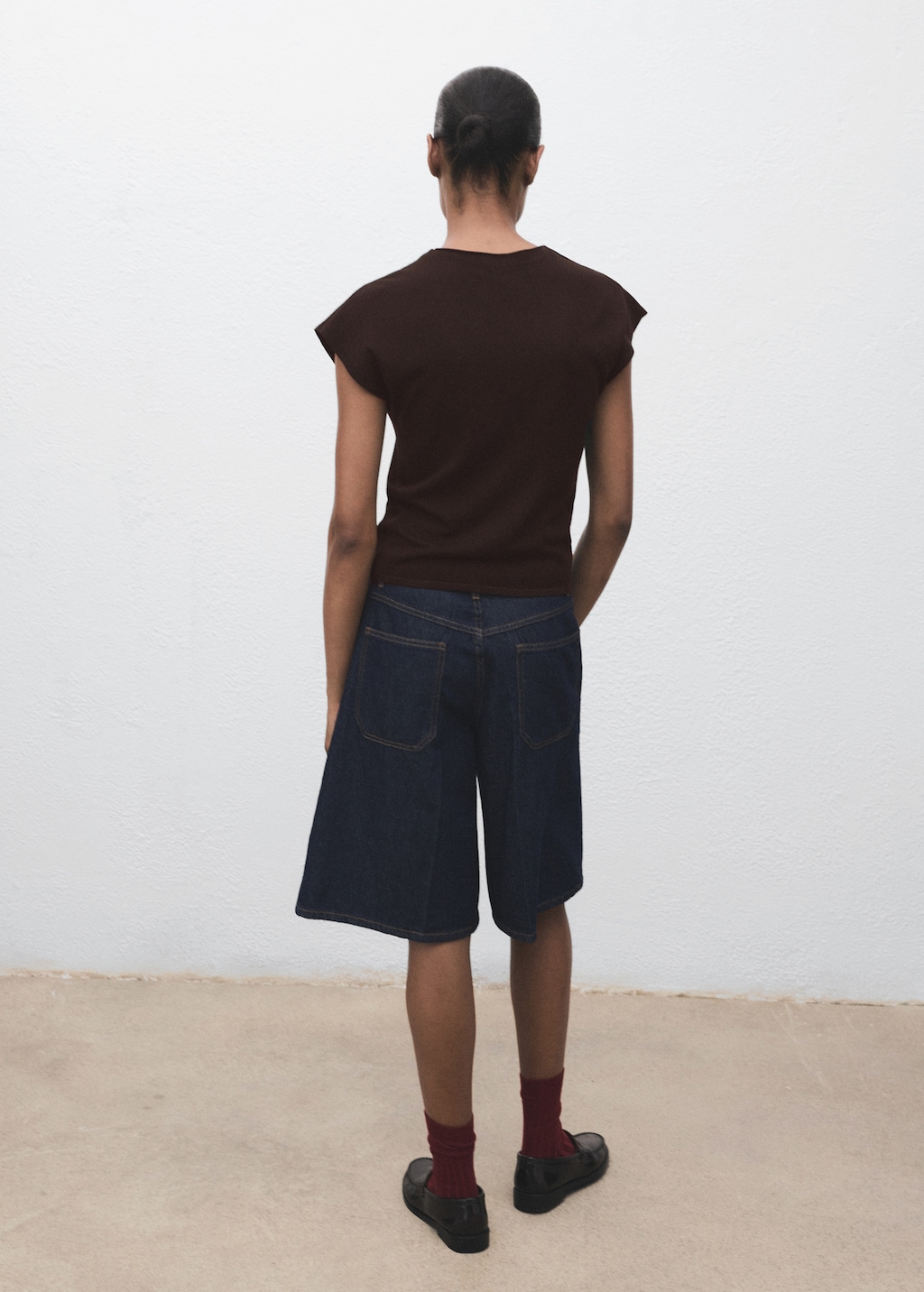 Short-sleeved fine-knit sweater