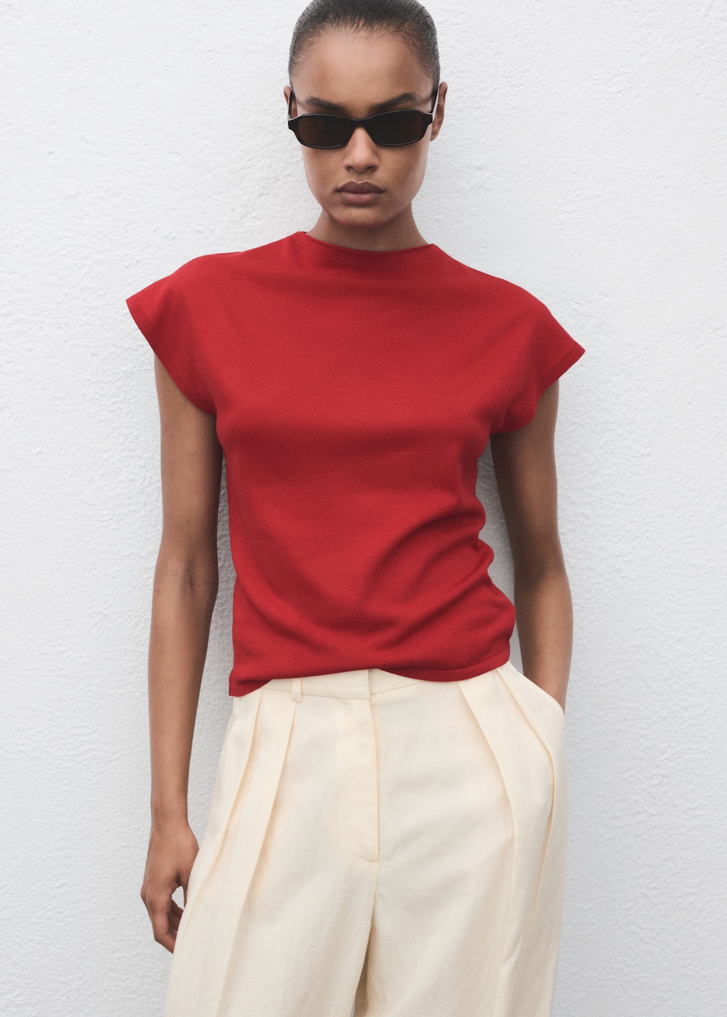 Short-sleeved fine-knit sweater