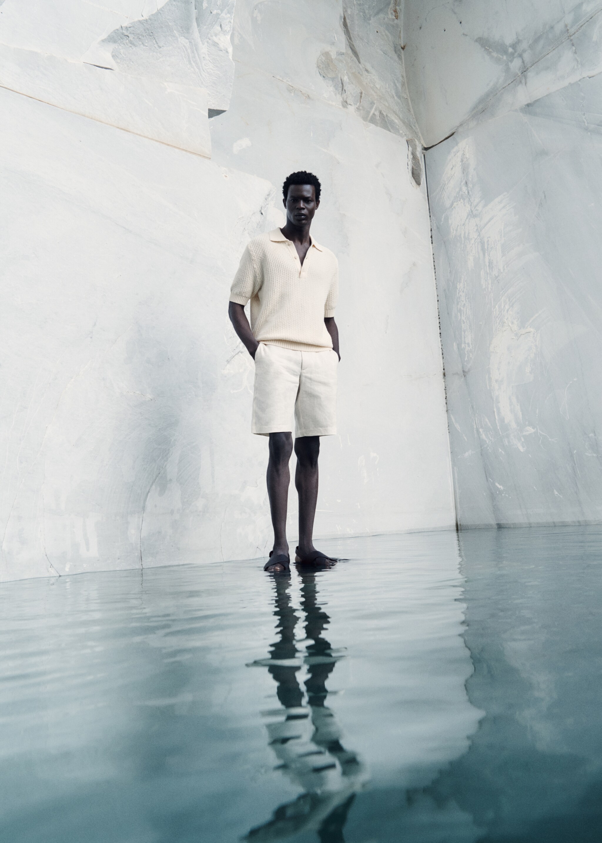 Slim-fit 100% linen bermuda shorts - Details of the article 3