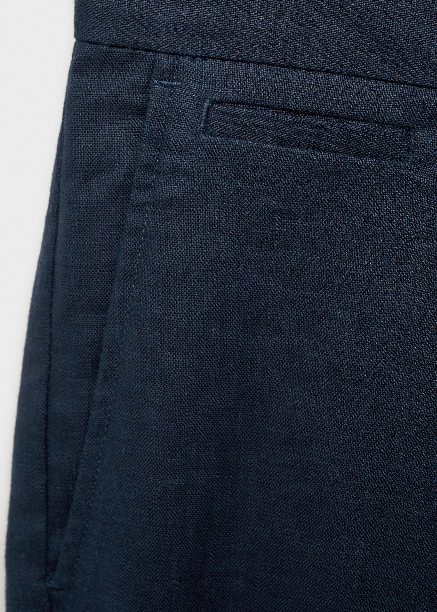 Slim-fit 100% linen bermuda shorts - Details of the article 0