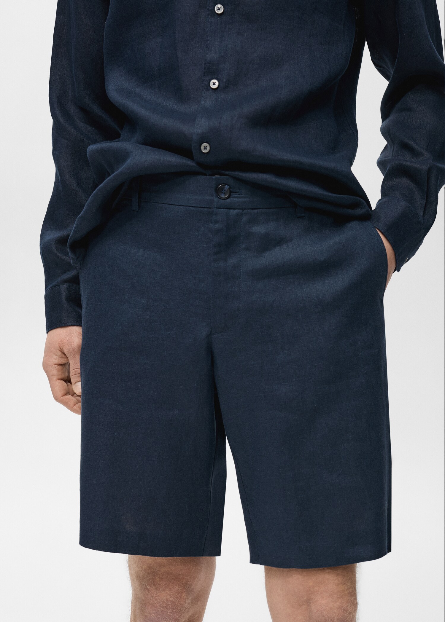 Slim-fit 100% linen bermuda shorts - Details of the article 1