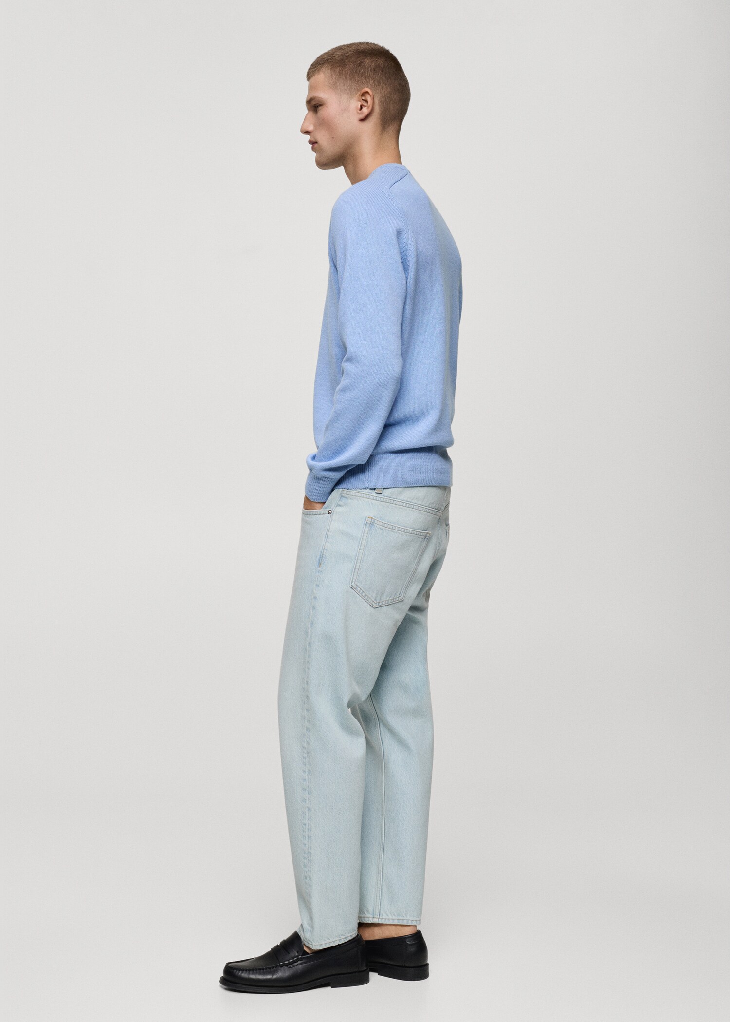 Cropped carrot-fit jeans - Details of the article 2
