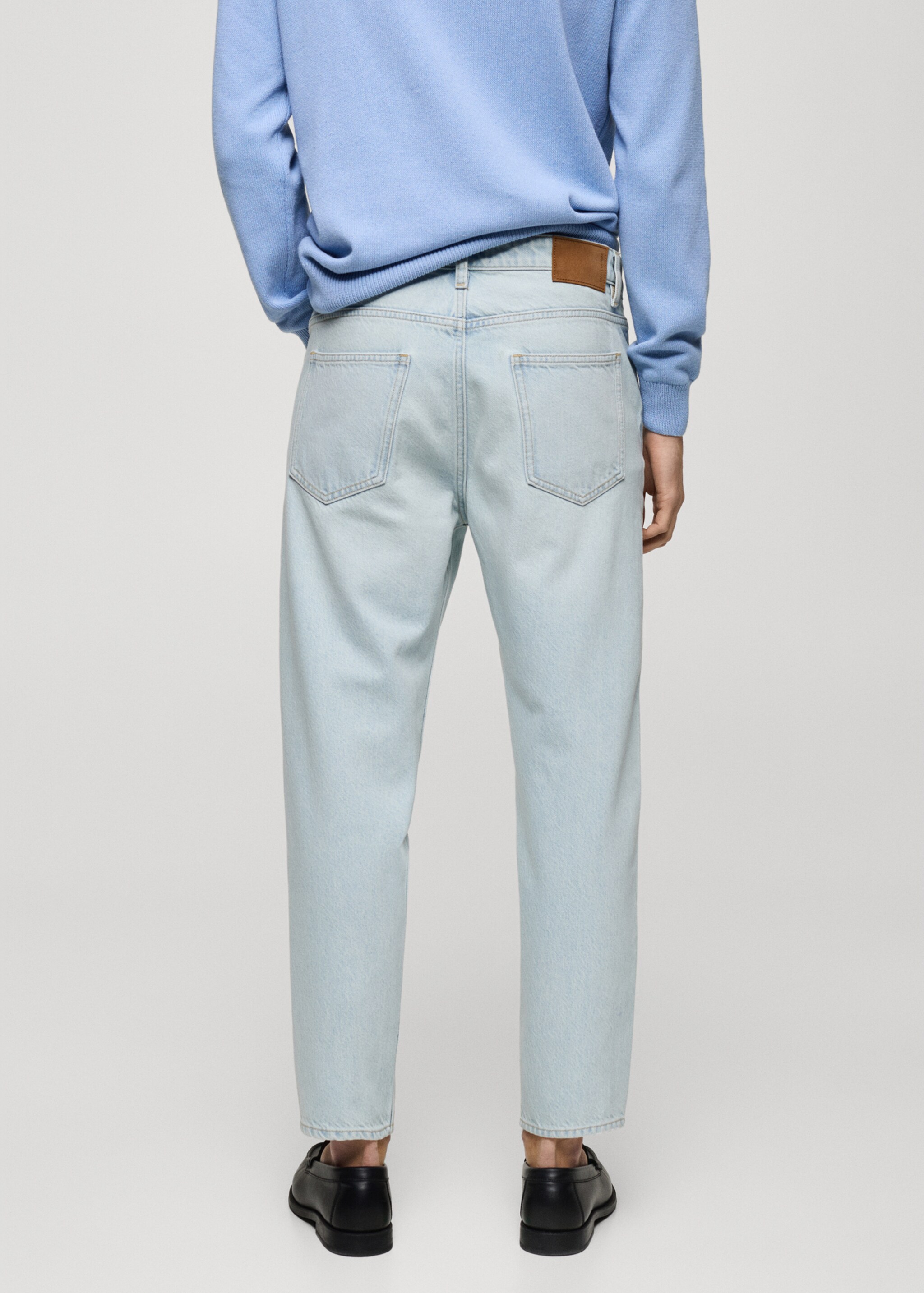 Cropped carrot-fit jeans - Reverse of the article