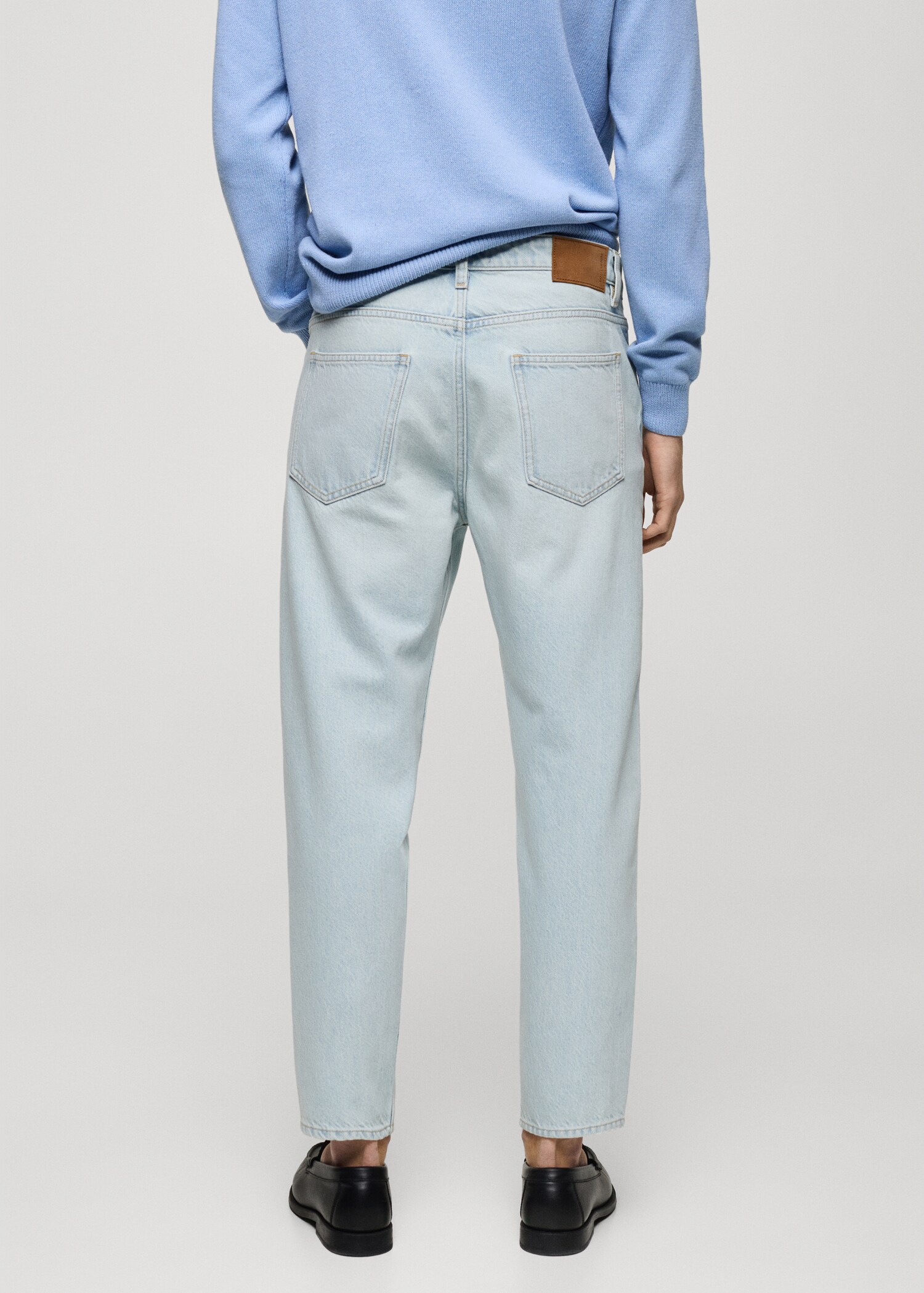 Cropped carrot-fit jeans - Reverse of the article