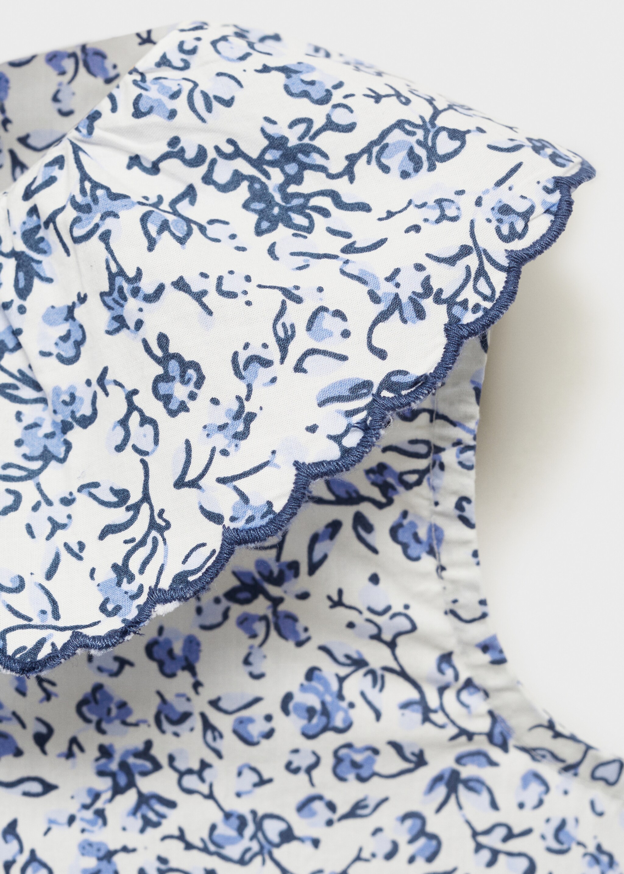 Blusa cuello babydoll estampada - Detalle del artículo 8
