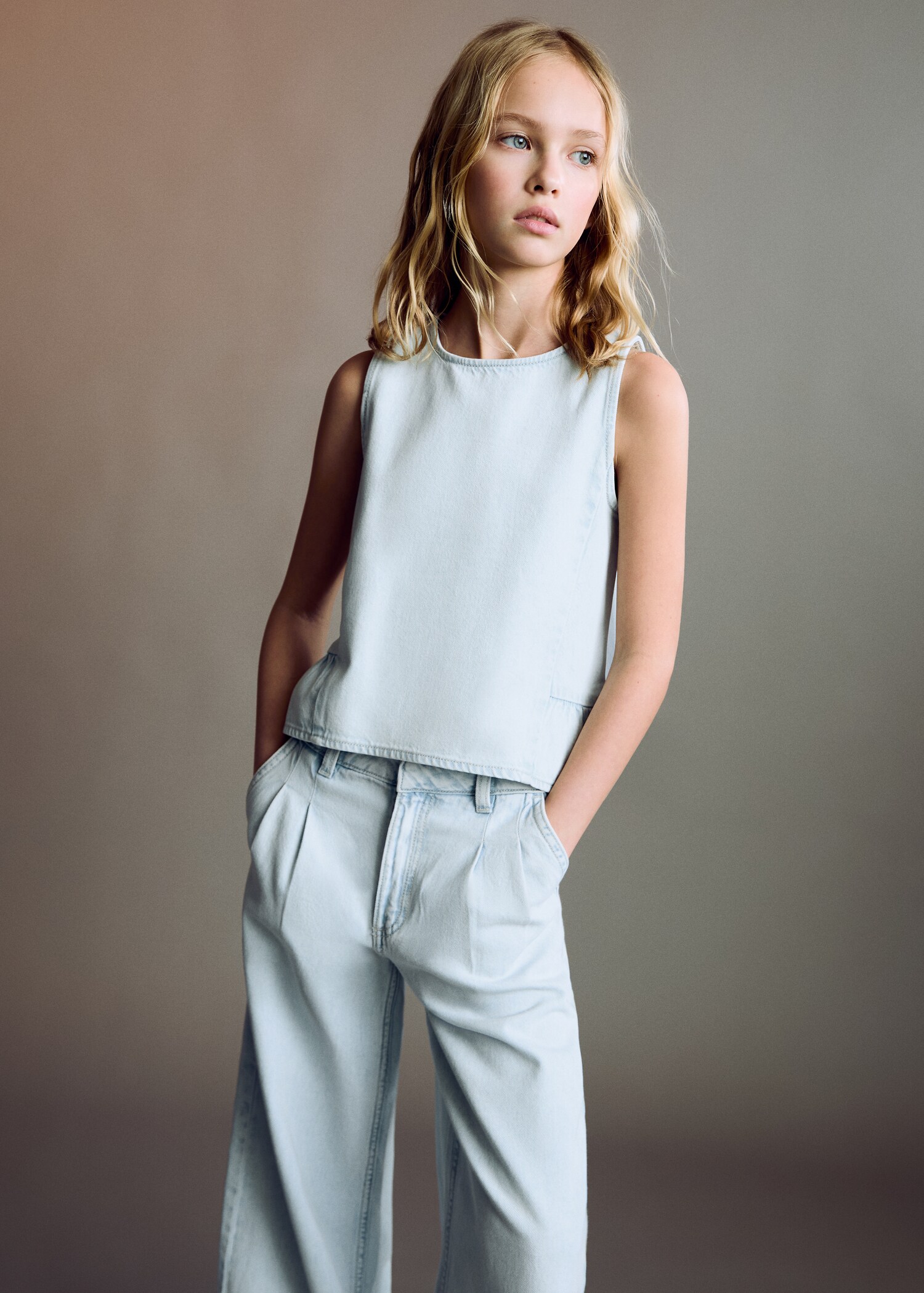 Blusa denim volante - Plano medio