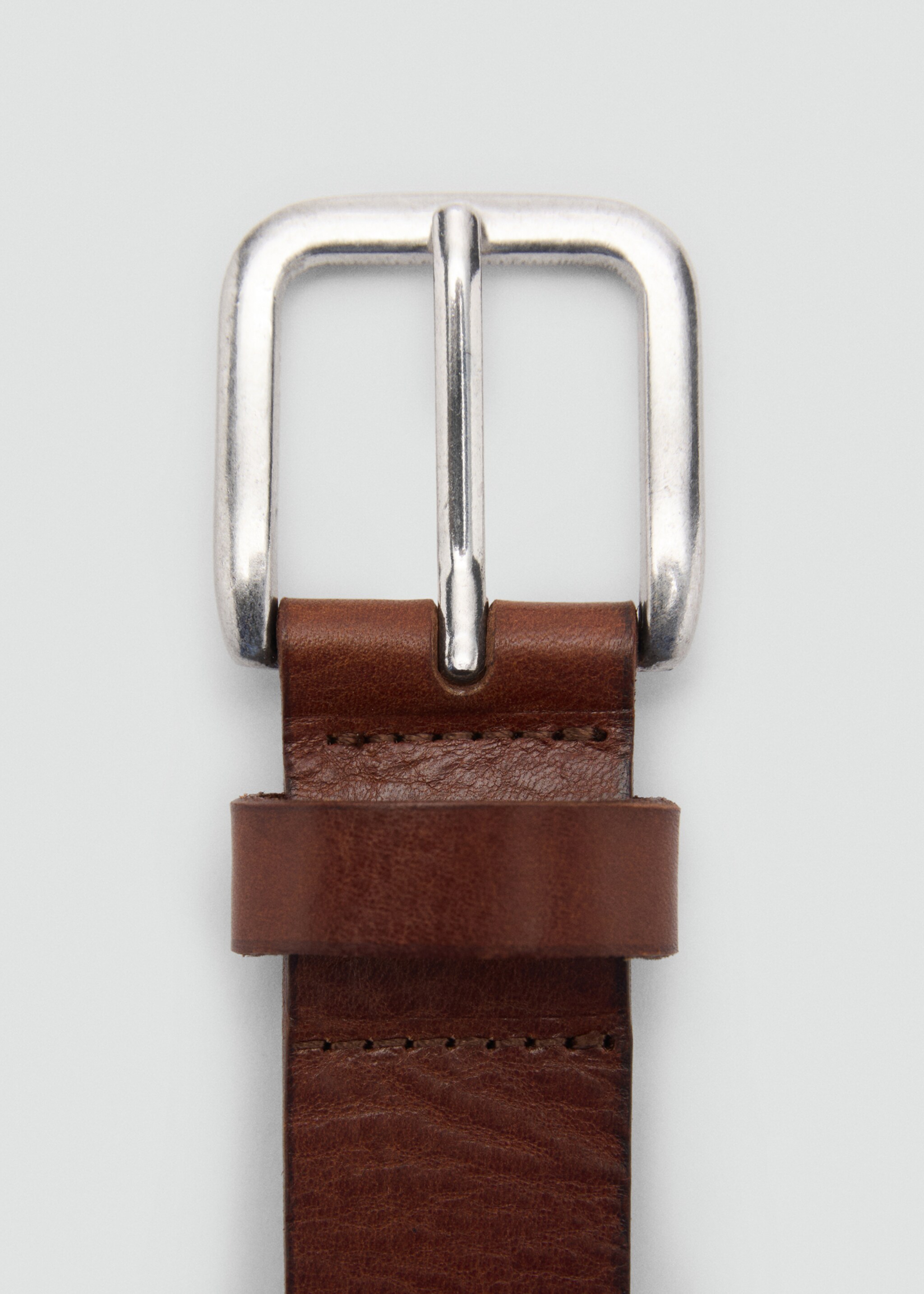 Leather belt with embroidered details - Details of the article 1
