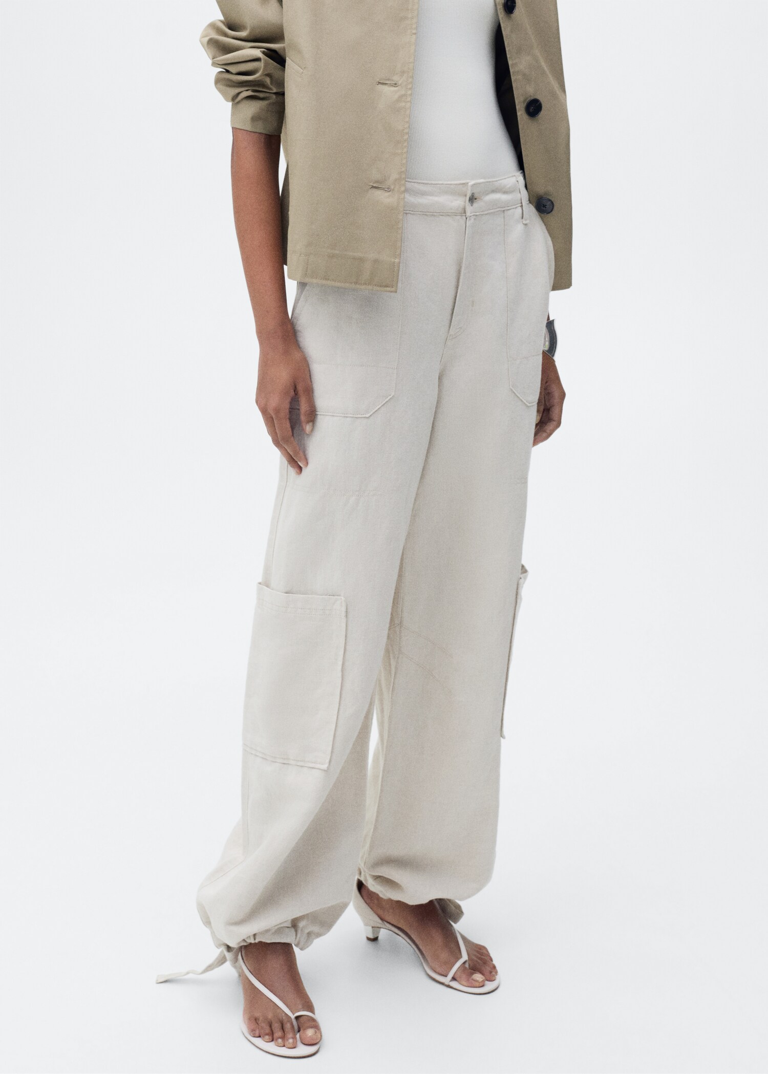 Linen cargo trousers with puffed hem - رؤية وسط