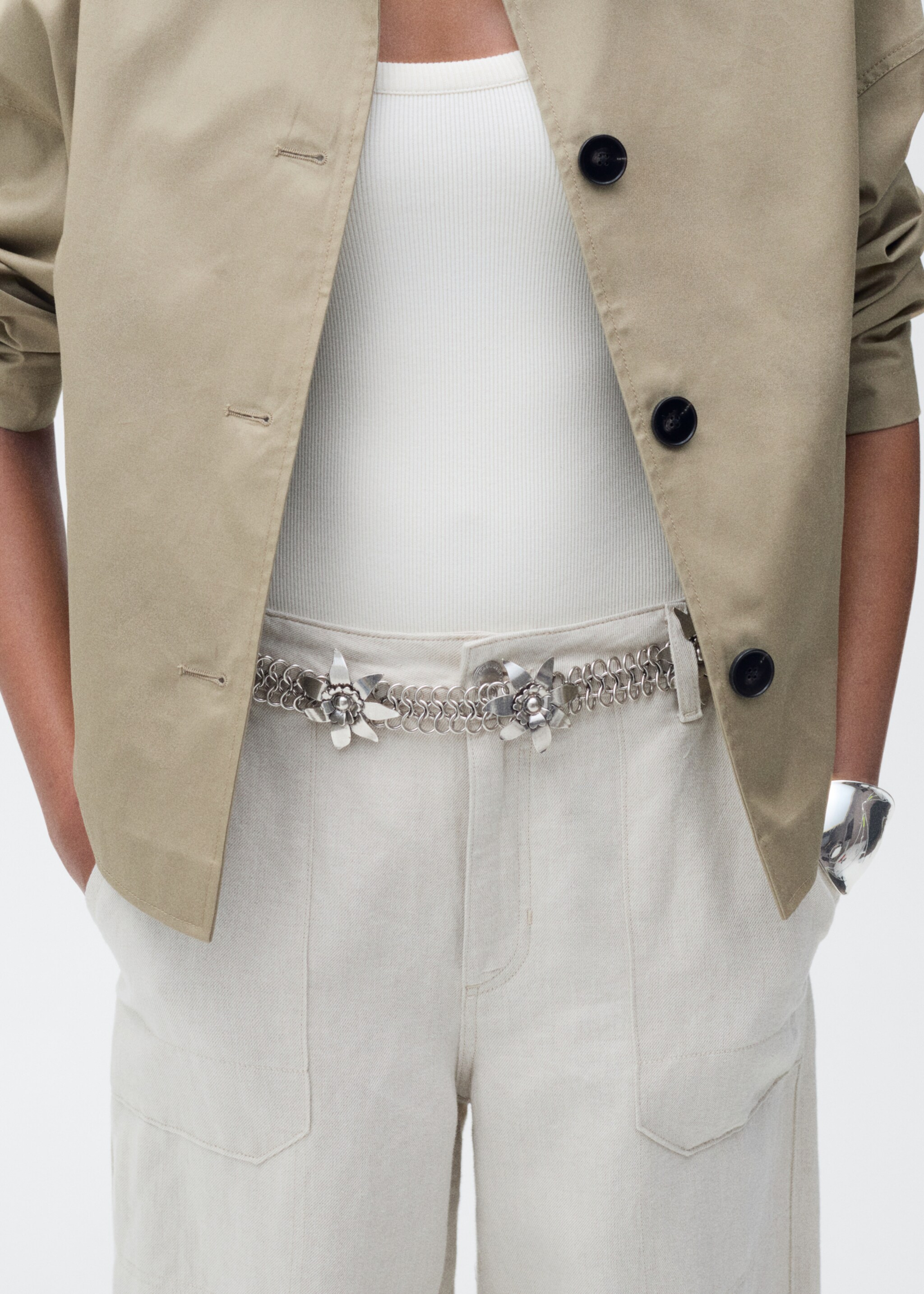 Linen cargo trousers with puffed hem - Details of the article 2
