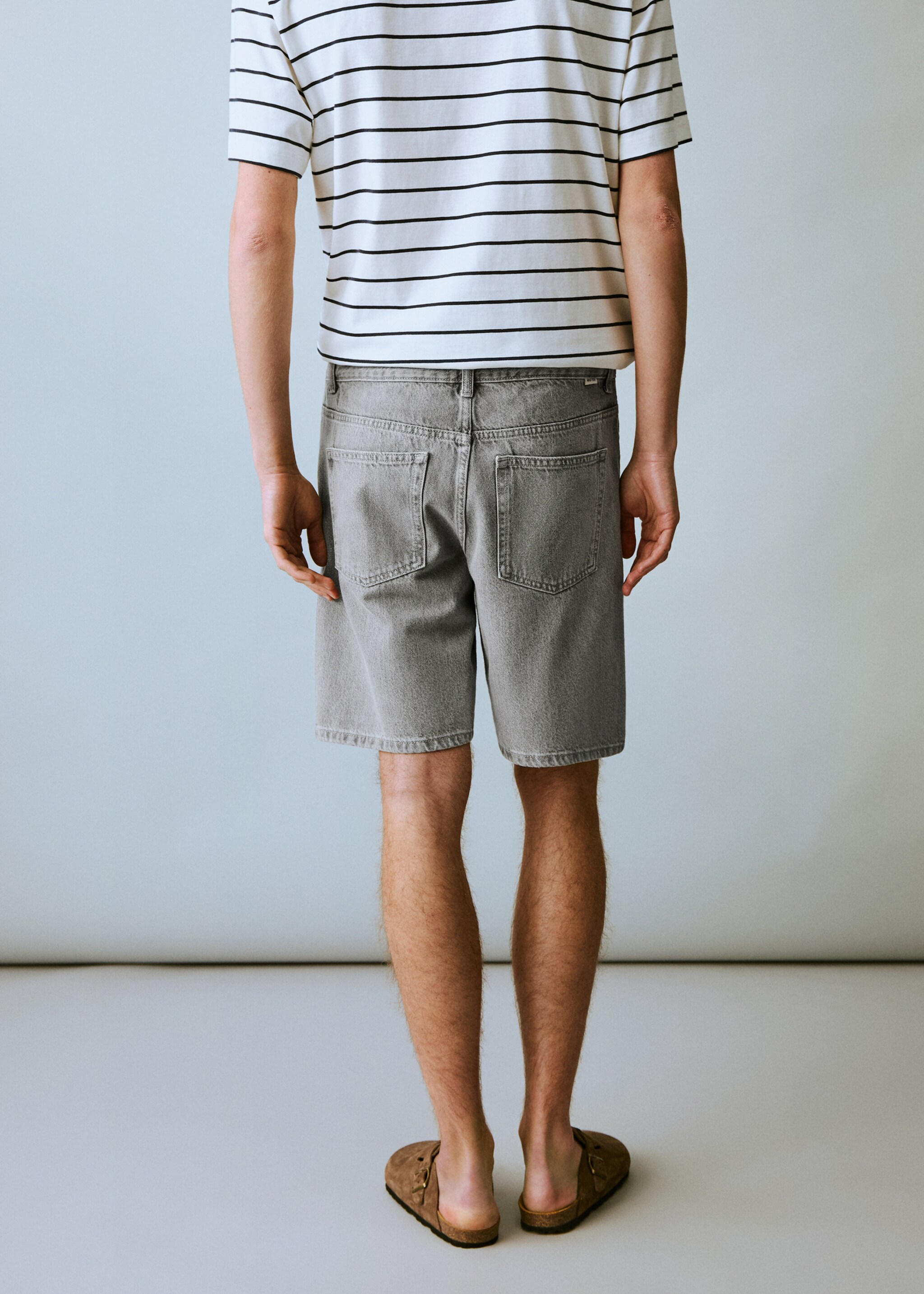 Cotton denim bermuda shorts - Reverse of the article