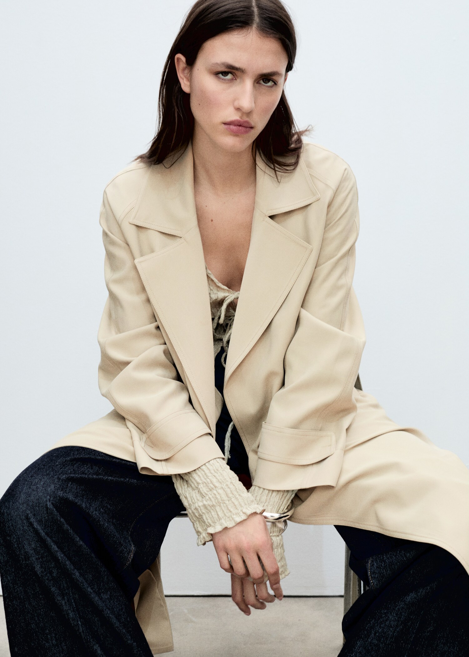 Soft trench coat with belt - Details of the article 2