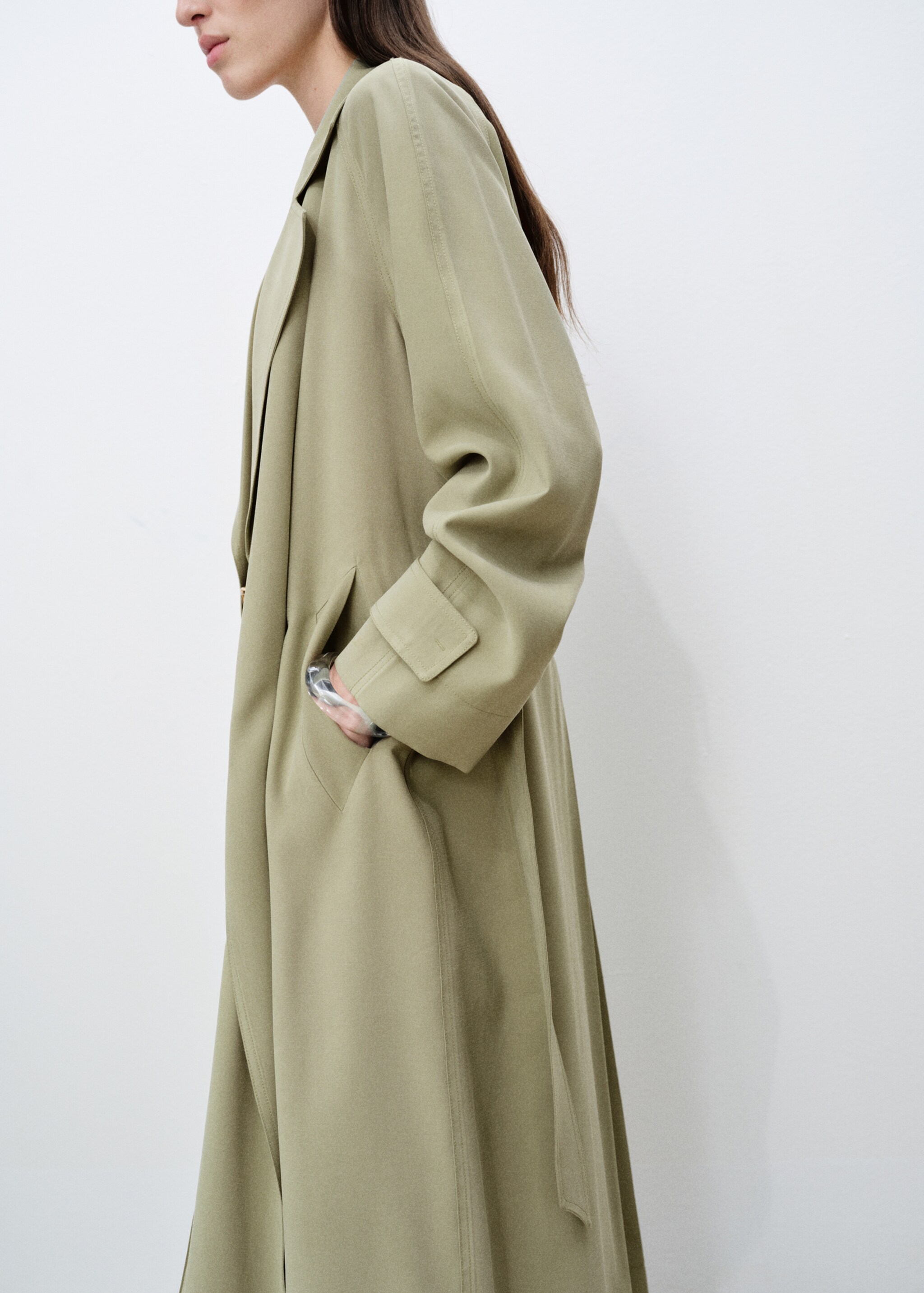 Soft trench coat with belt - Details of the article 6