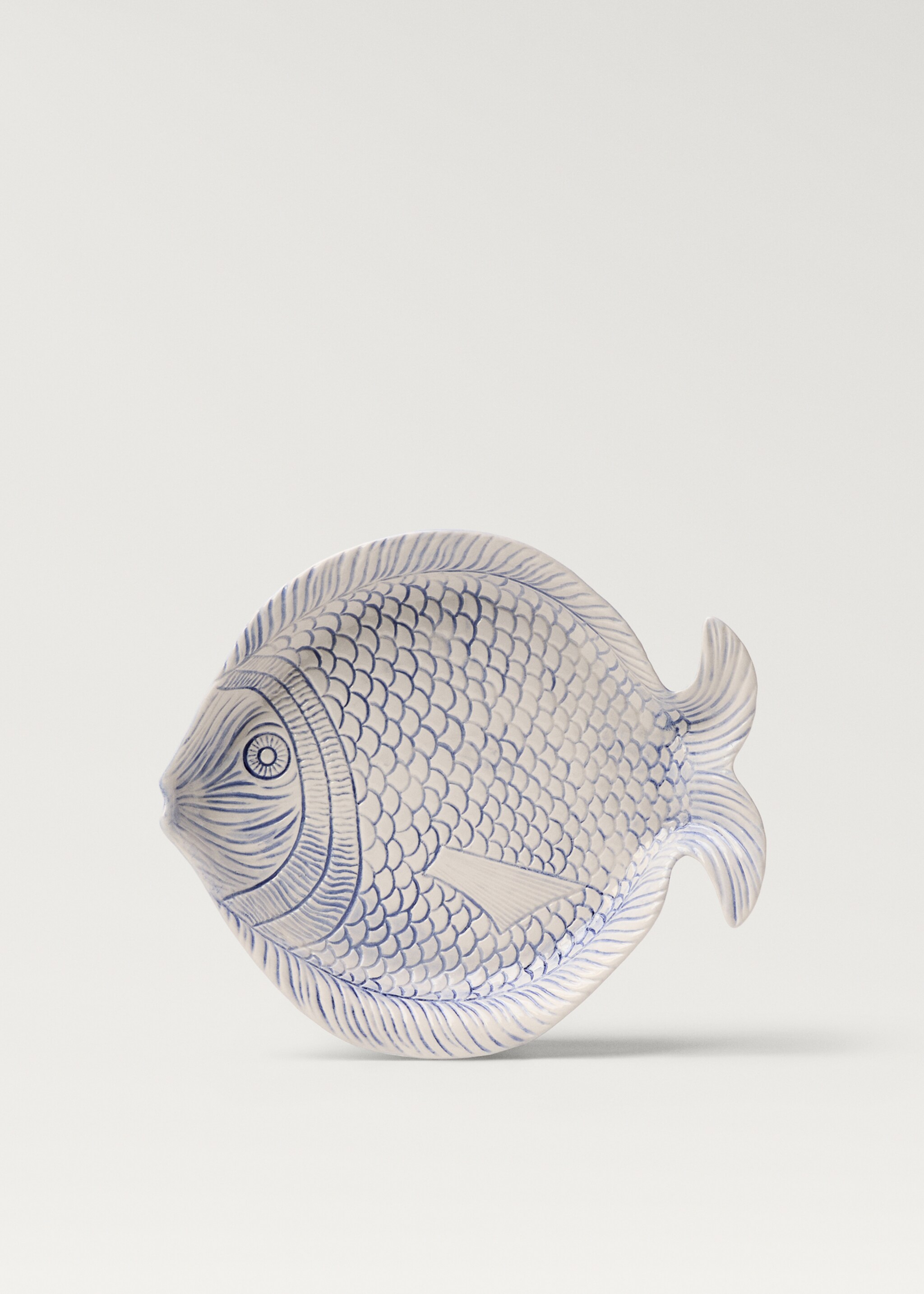 Large stoneware fountain with fish relief - Article without model