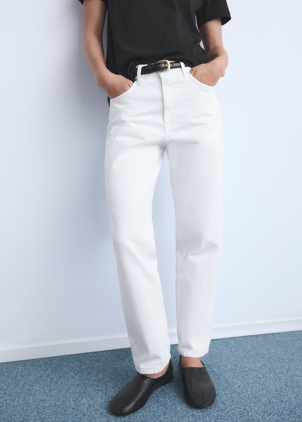 Mid-rise straight jeans
