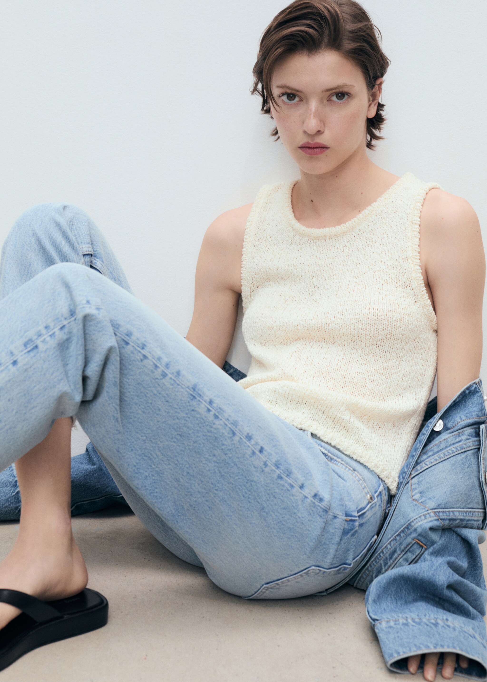 Mid-rise straight jeans - Details of the article 2