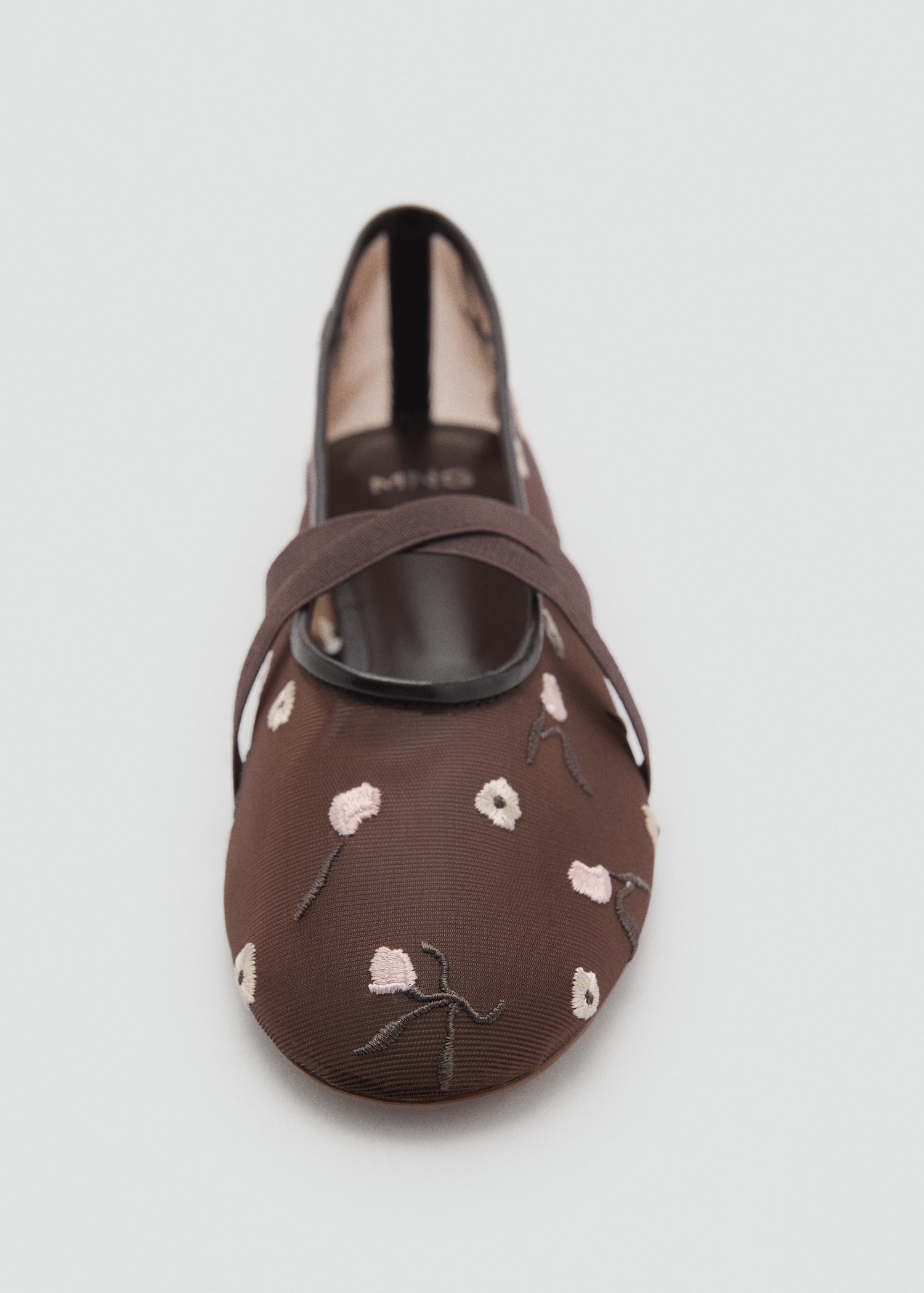 Ballet flats with cross straps with embroidered flowers - Details of the article 2