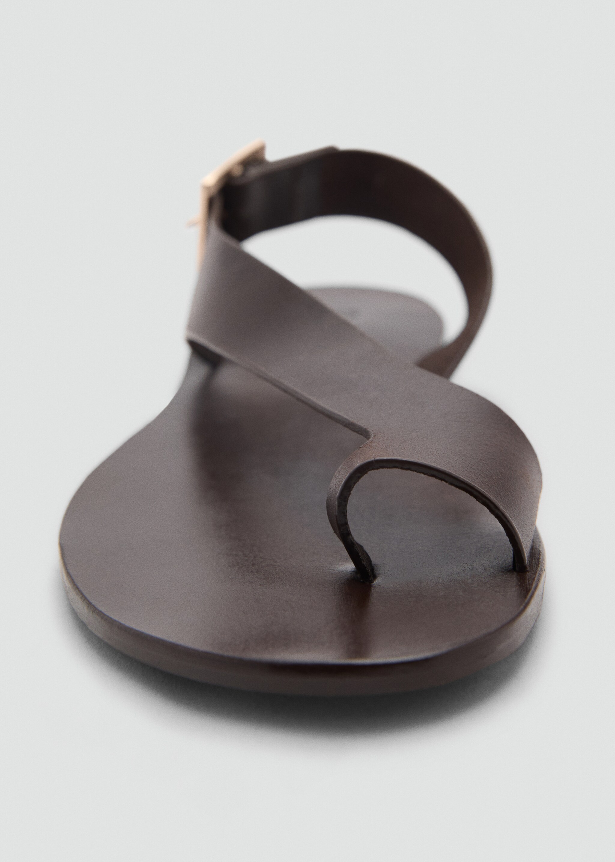 Leather sandals with cross strap - Details of the article 2