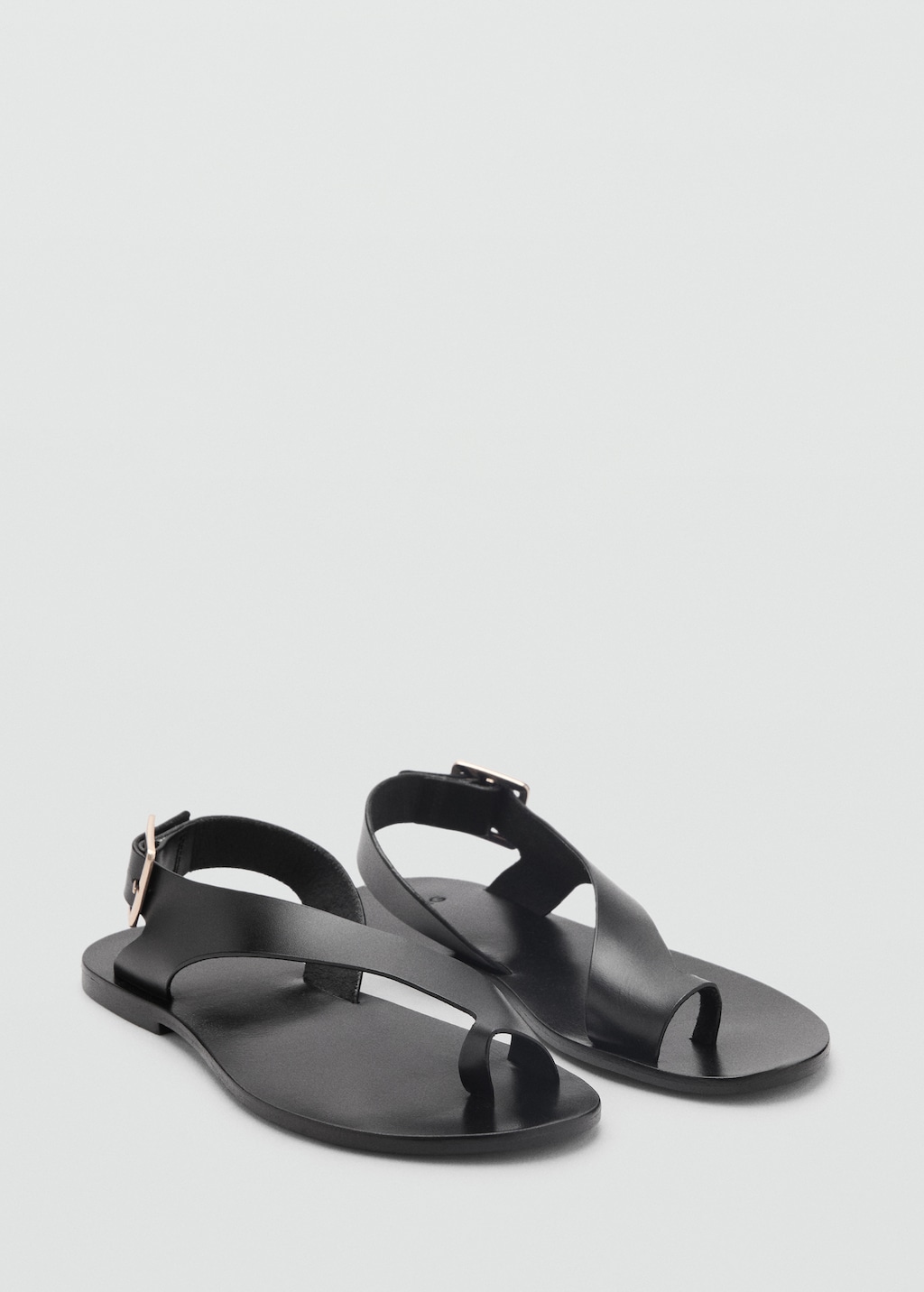 Leather sandals with cross strap