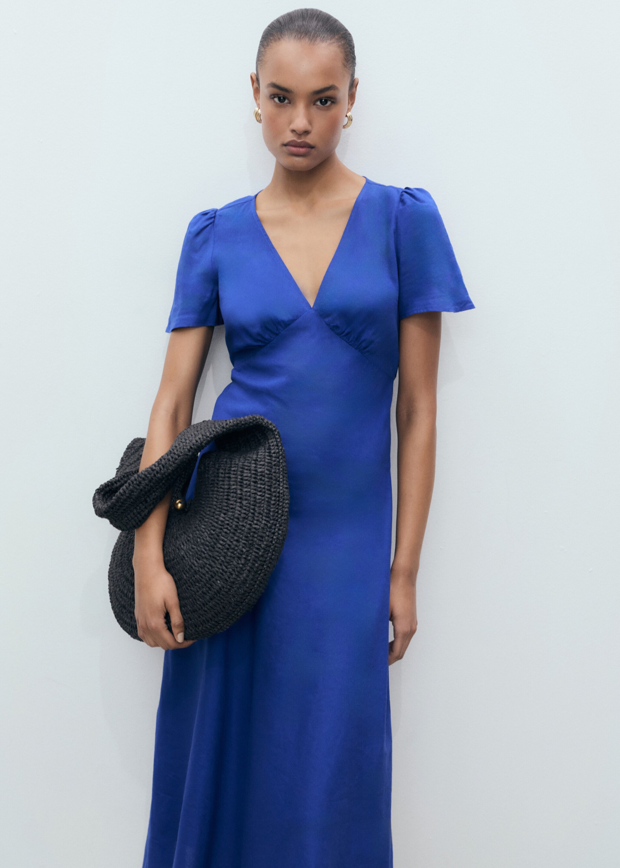Vestido lino flores - Plano medio