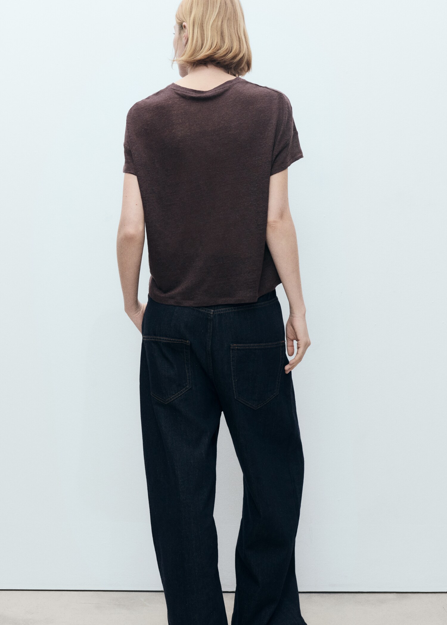 Short-sleeved linen t-shirt - Reverse of the article