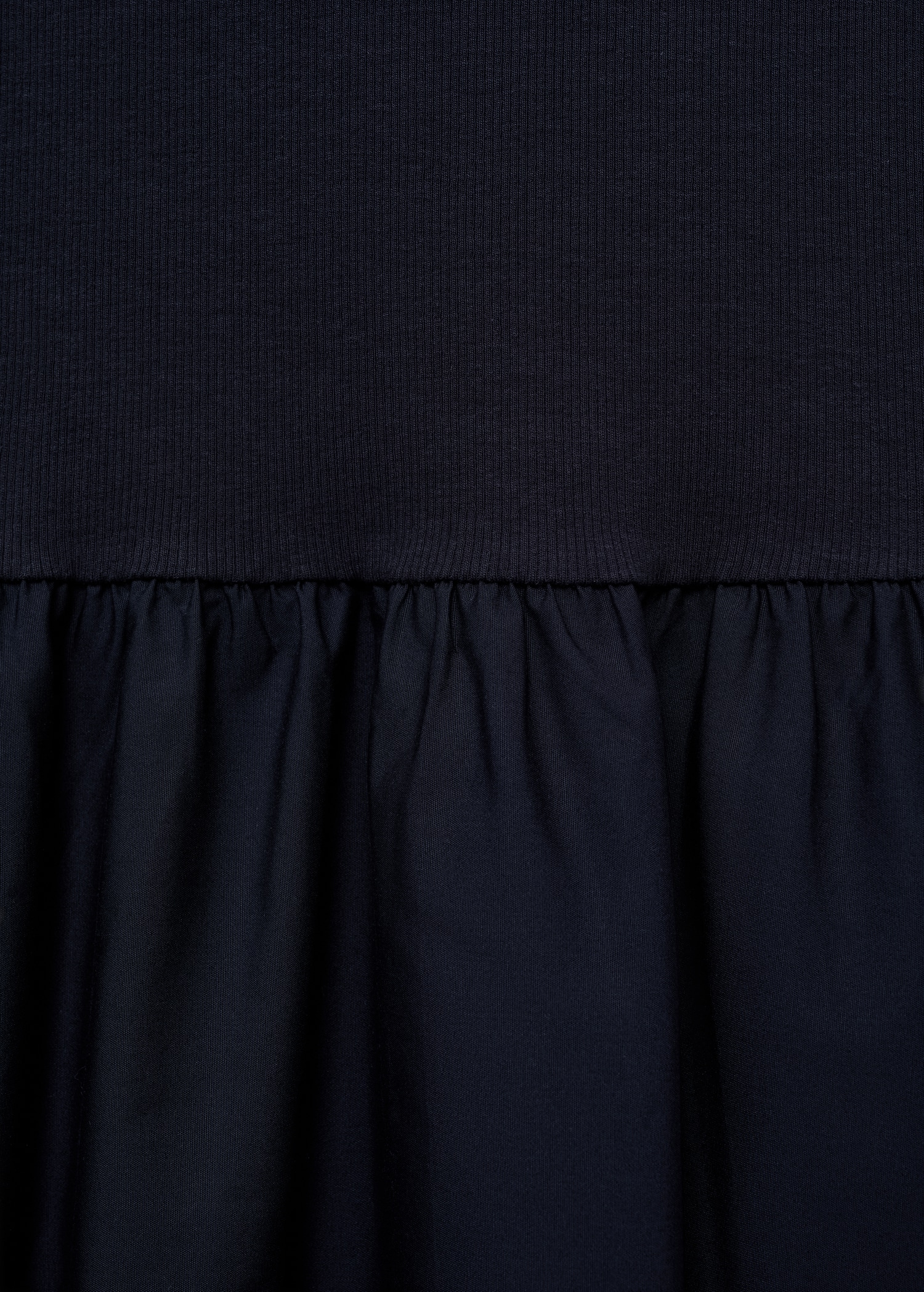 Evasé-Kleid aus kombiniertem Stoff - Detail des Artikels 0