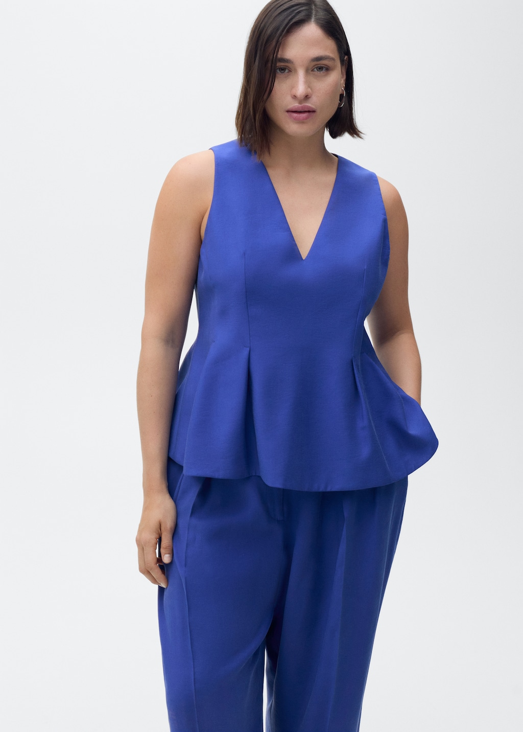 Wide-leg pleated suit pants